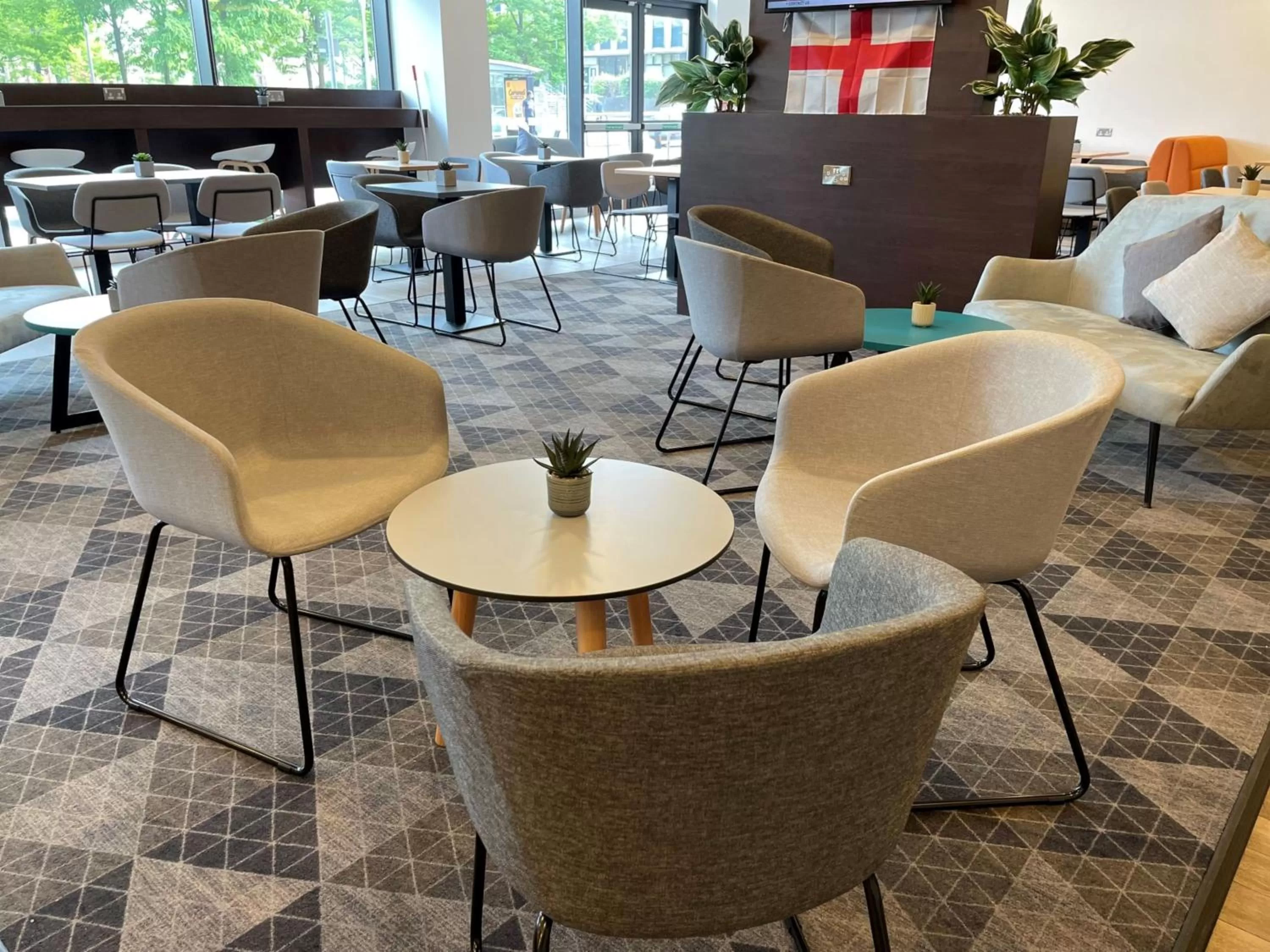 Lounge or bar in Holiday Inn Express Middlesbrough - Centre Square by IHG