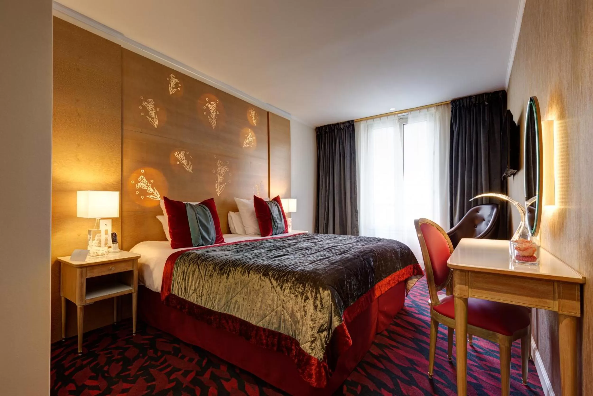 Two Connecting Rooms (5 people) in Hotel Muguet