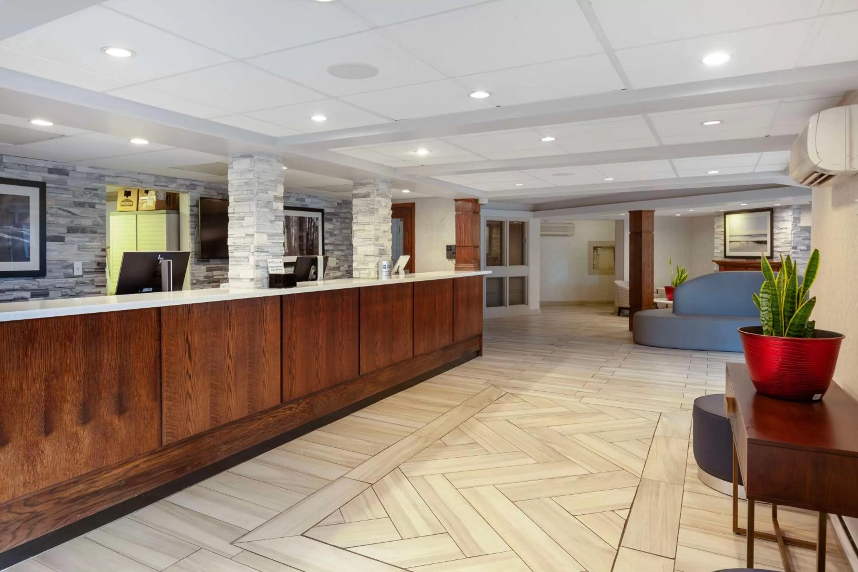Lobby or reception in Best Western Milton