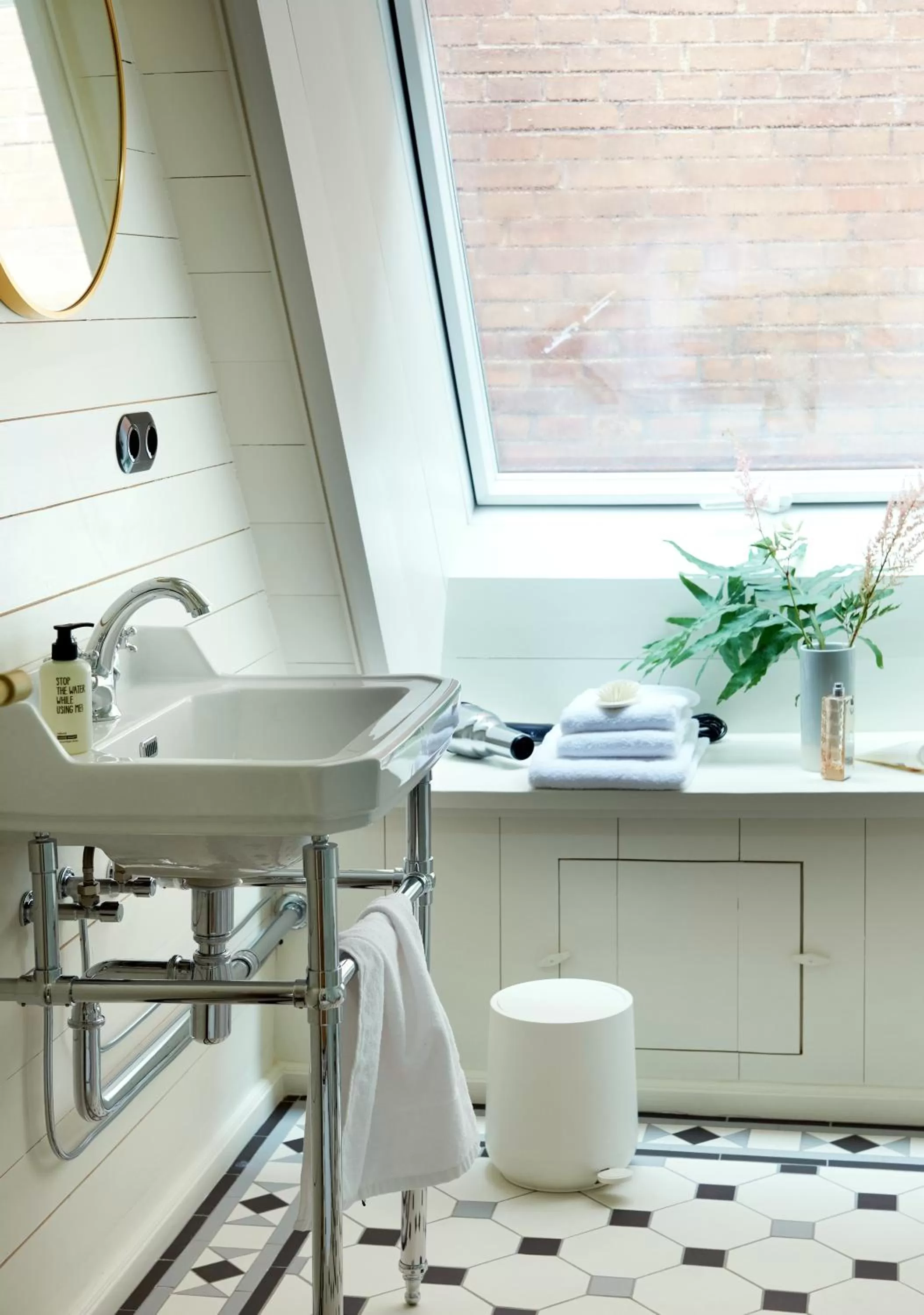 Property building in Five Rooms