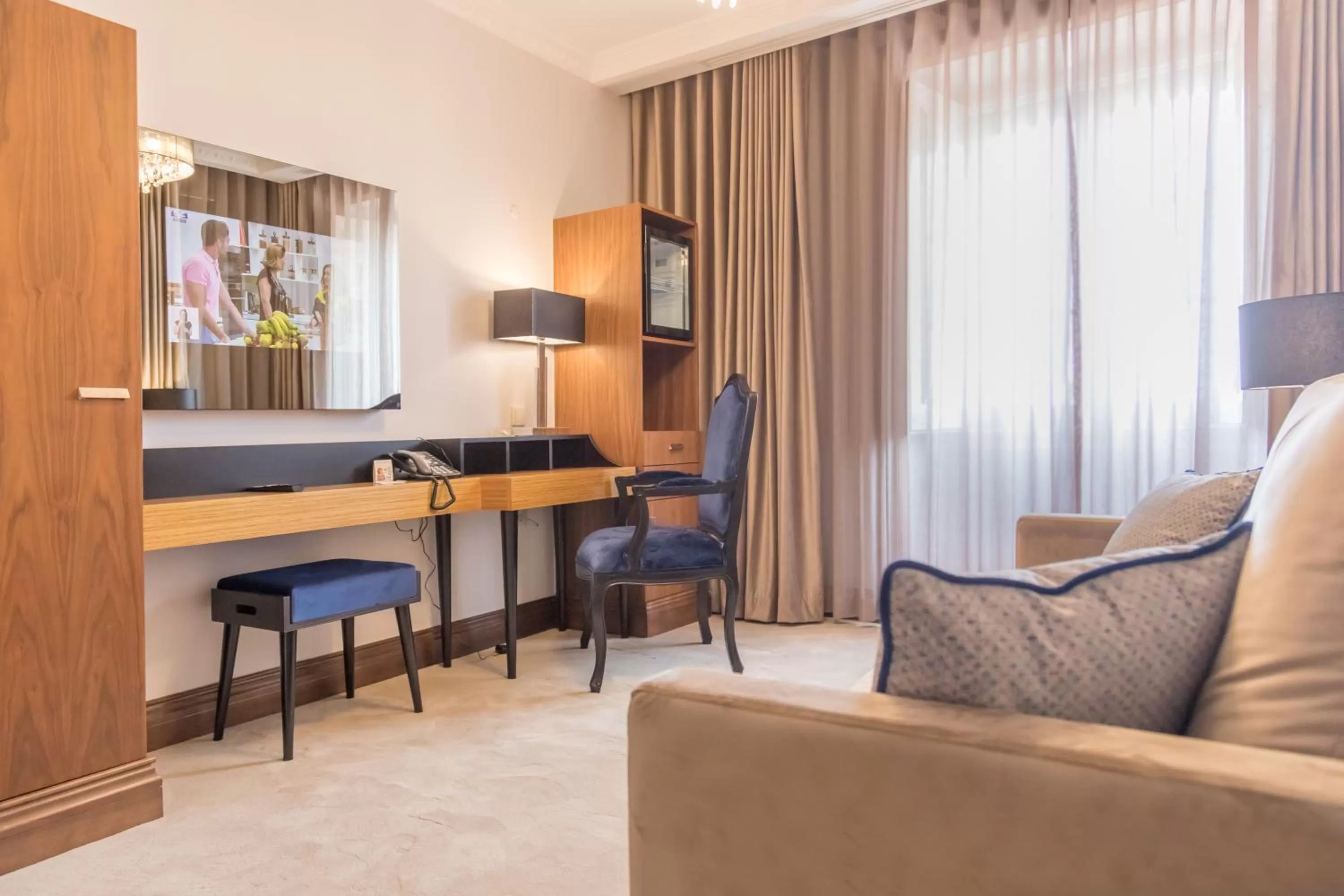 Photo of the whole room in Casual Belle Epoque Lisboa