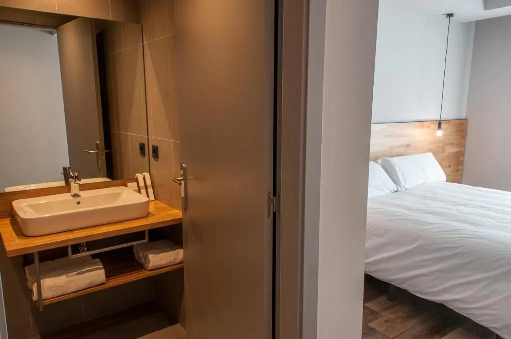 Toilet, Bed in Hotelet de Sant joan