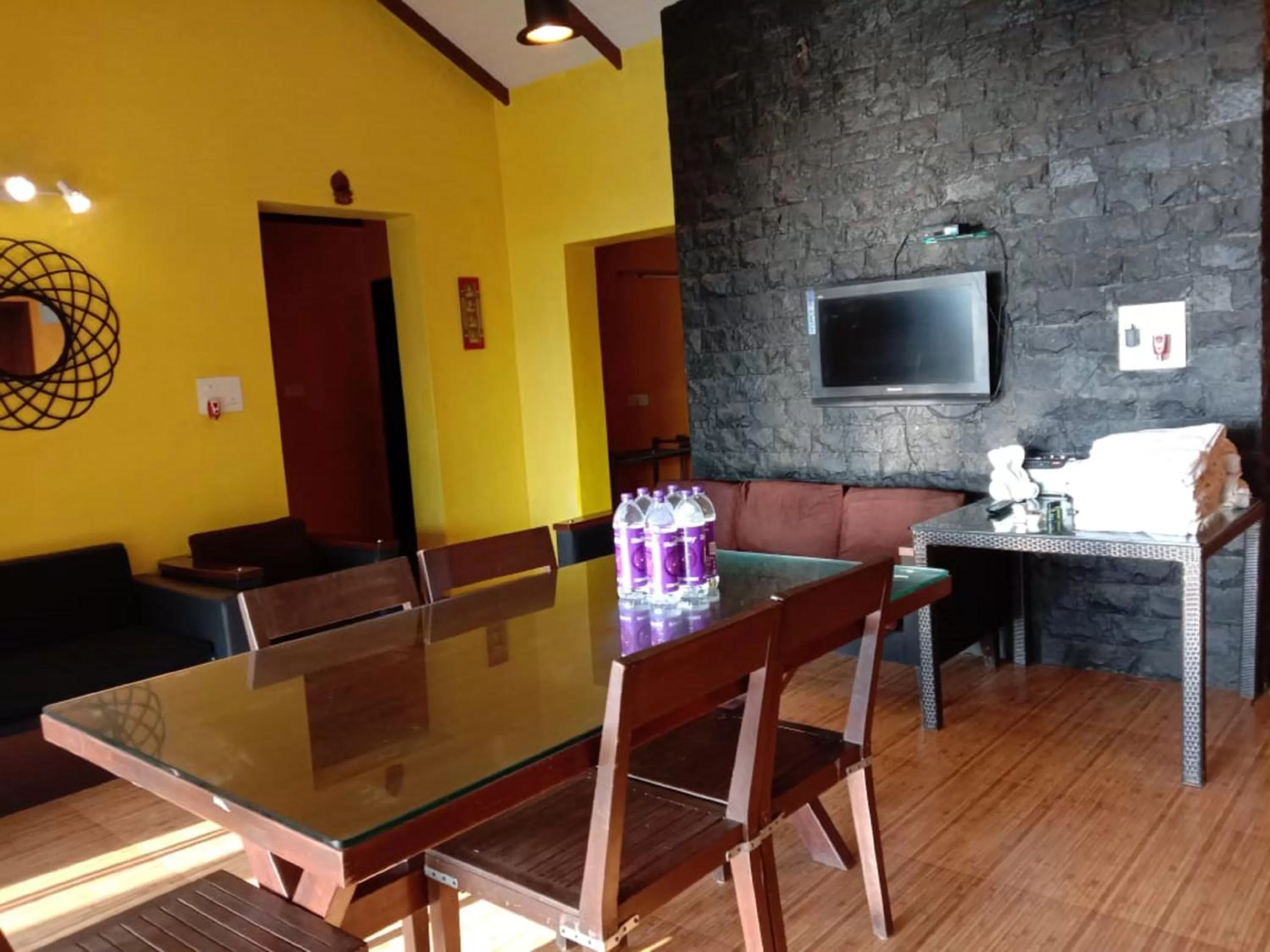 Living room in Jayshin Lake Vaitarna Resort - Igatpuri