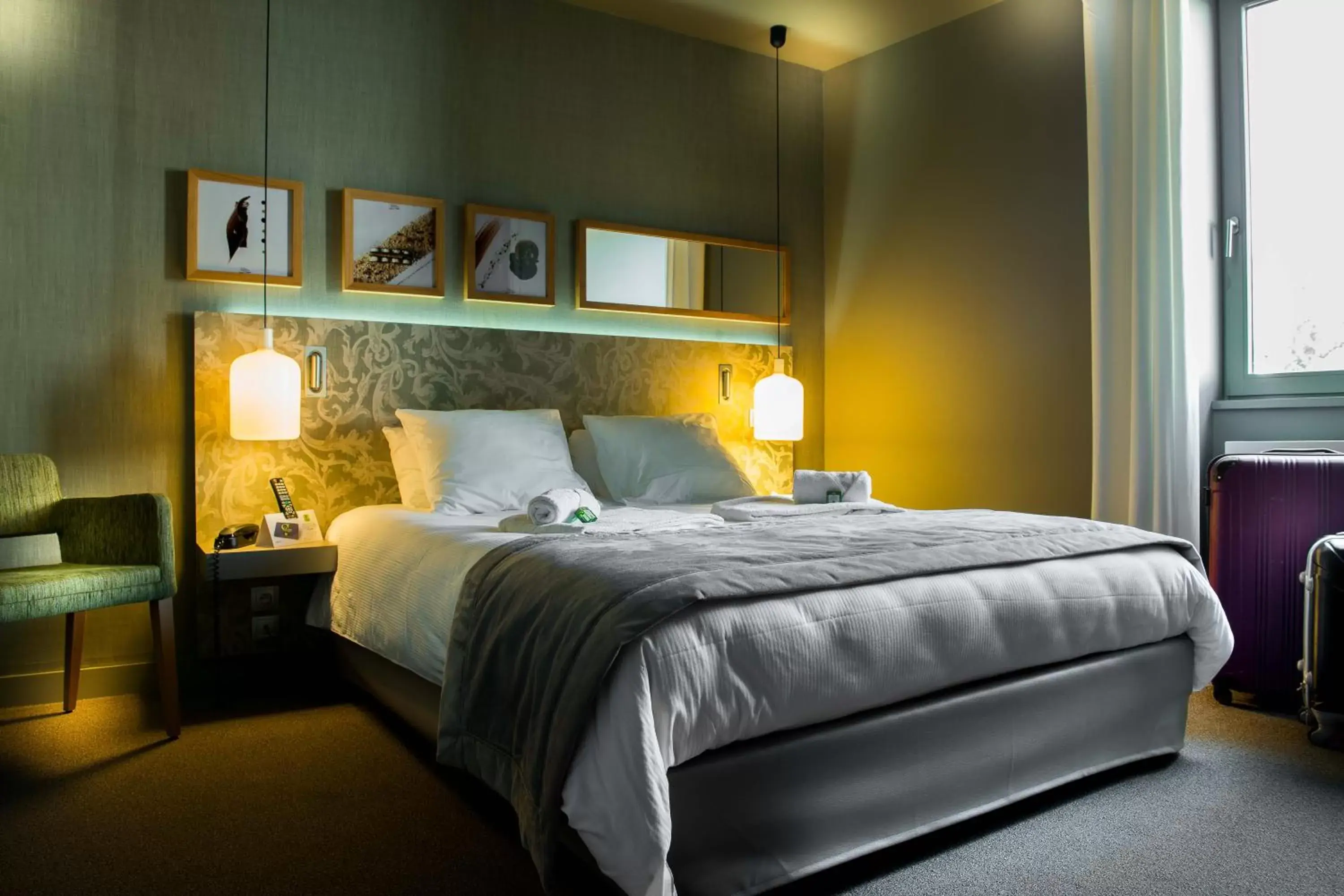 Superior Double Room in Logis Hôtel Tante Yvonne & son restaurant semi-gastronomique - Lyon Nord Superior Double Room in Logis Hôtel Tante Yvonne & son restaurant semi-gastronomique - Lyon Nord