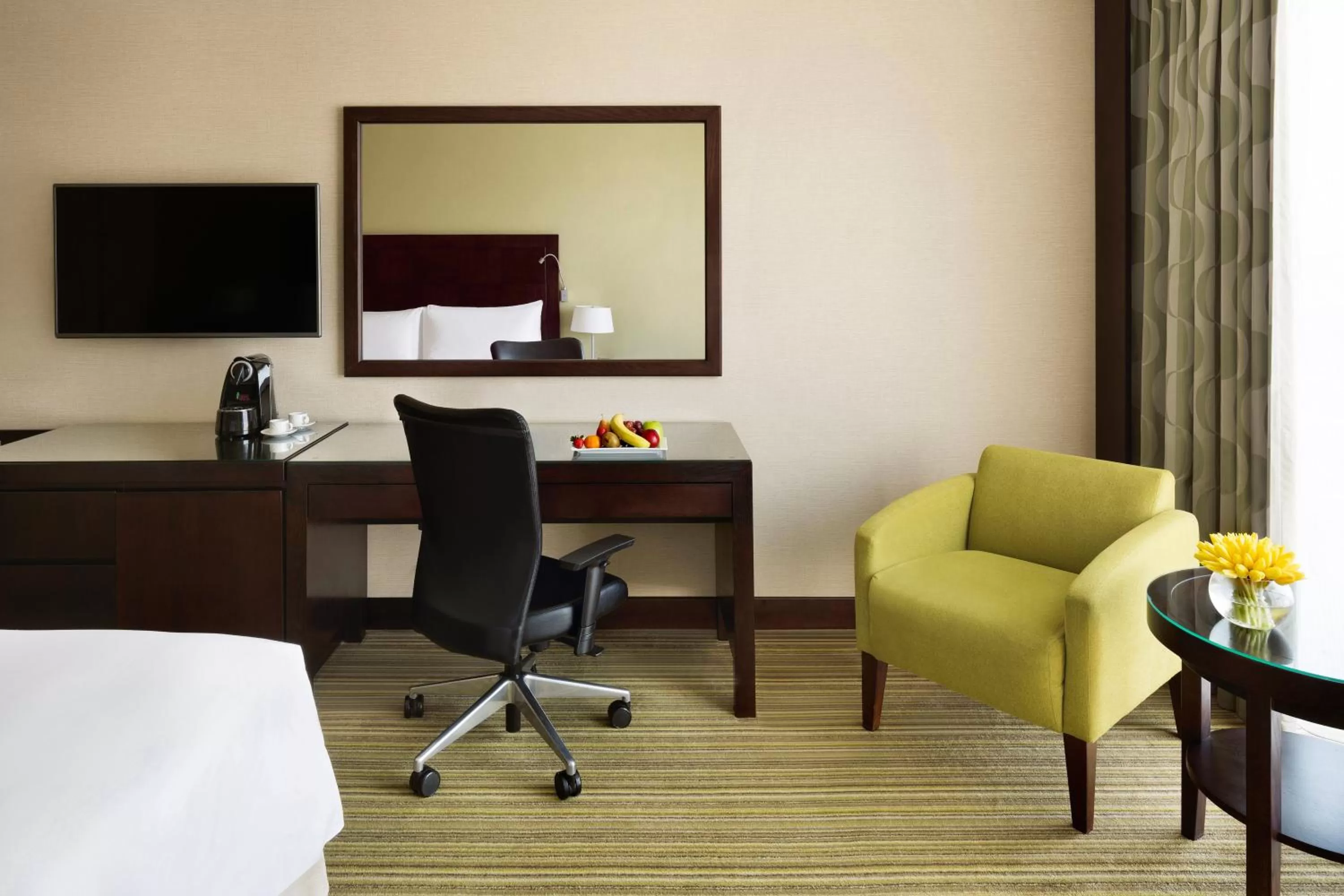 Photo of the whole room, Bed in Crowne Plaza Jeddah by IHG