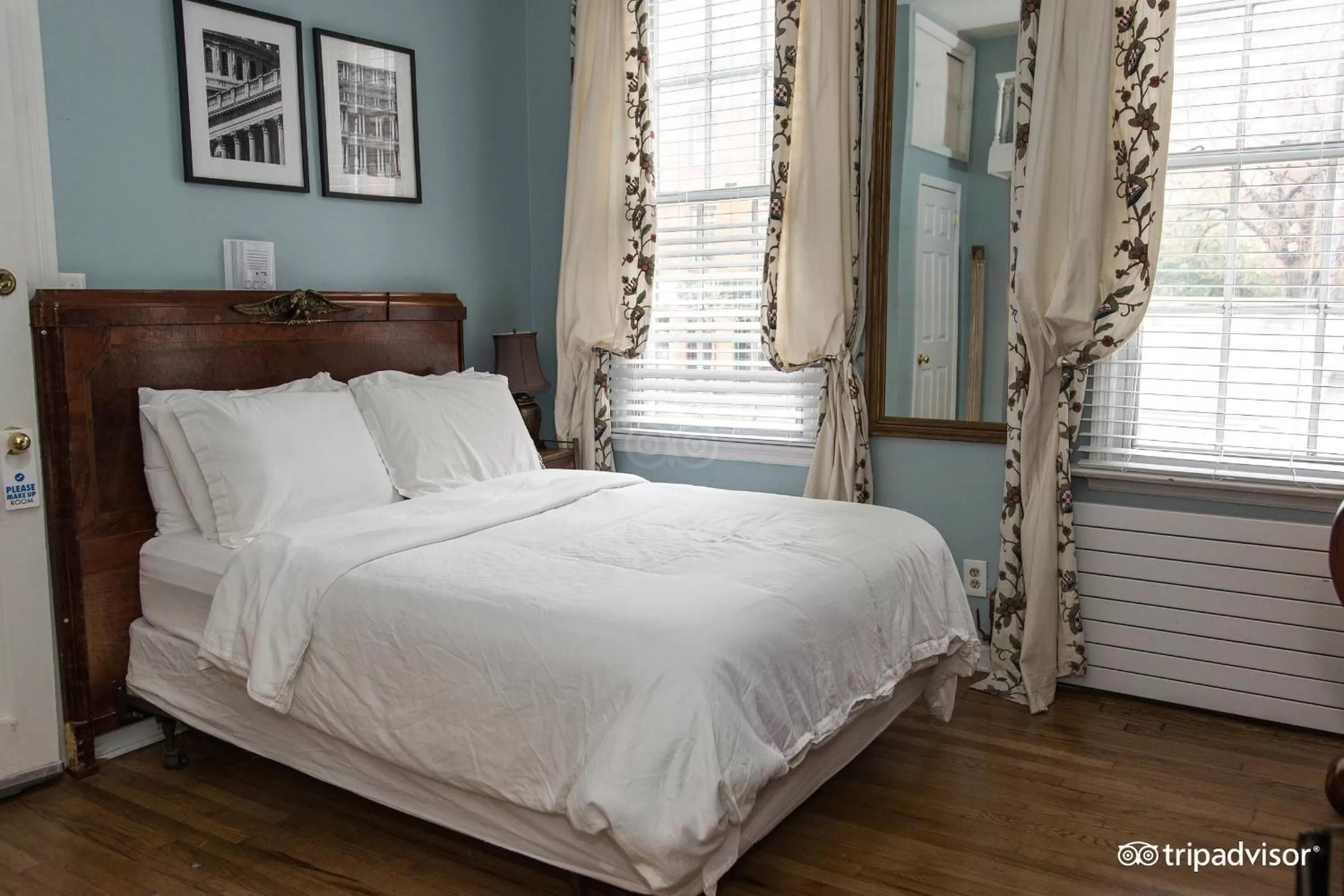 Bed in Incentra Village Hotel