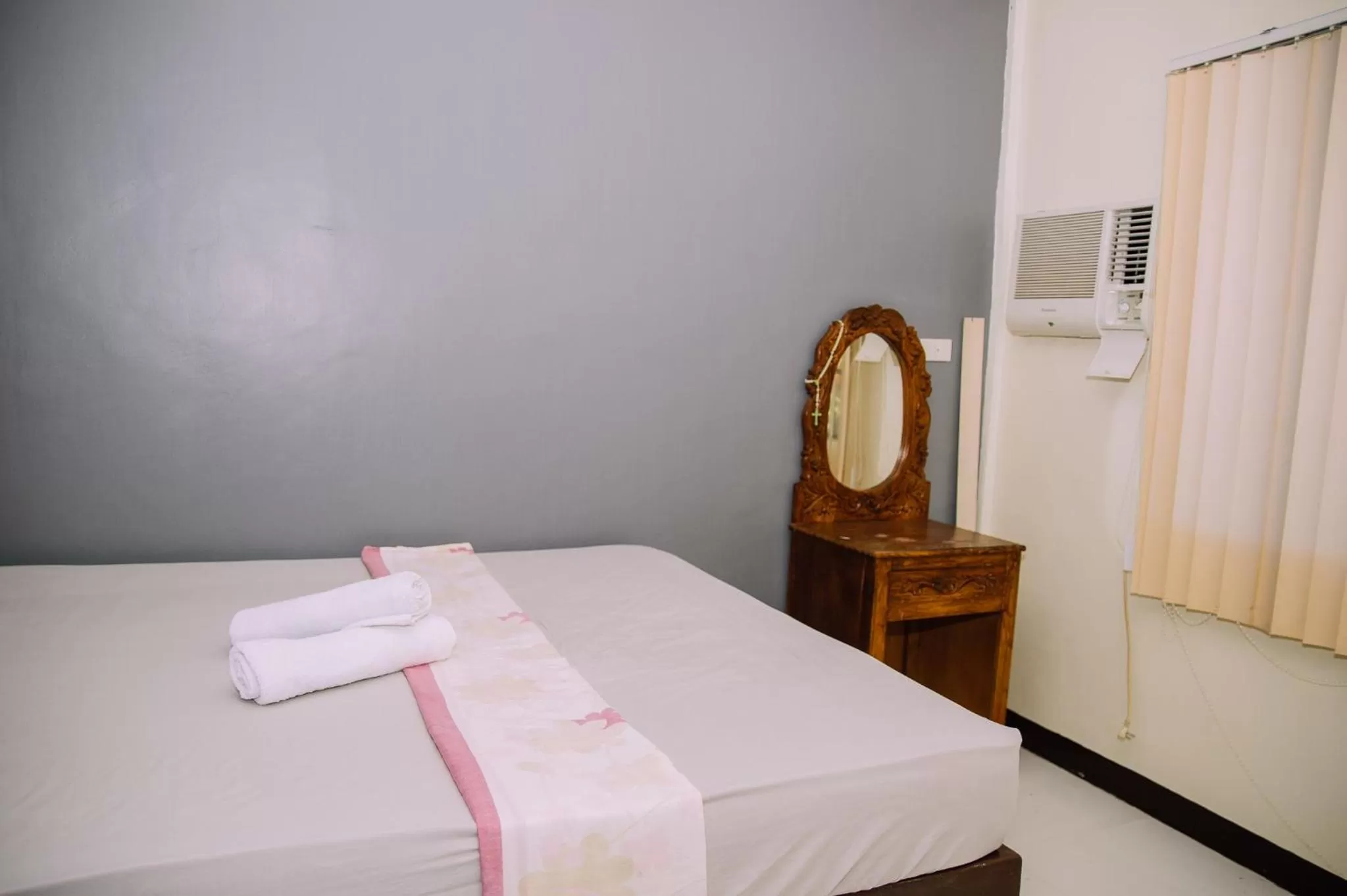 Bed in Gaea's Apartments