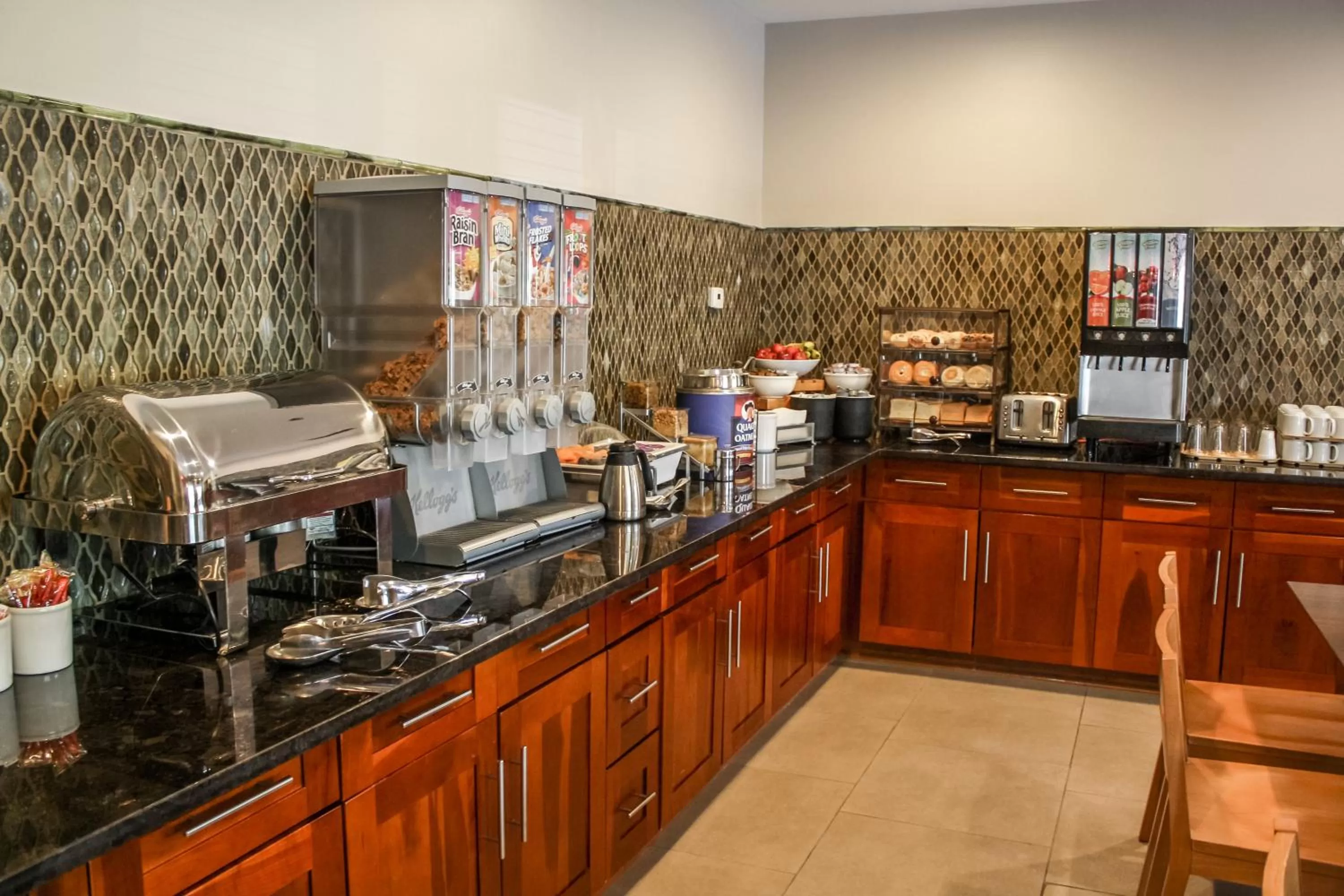 Food in Country Inn & Suites by Radisson, Washington Dulles International Airport, VA