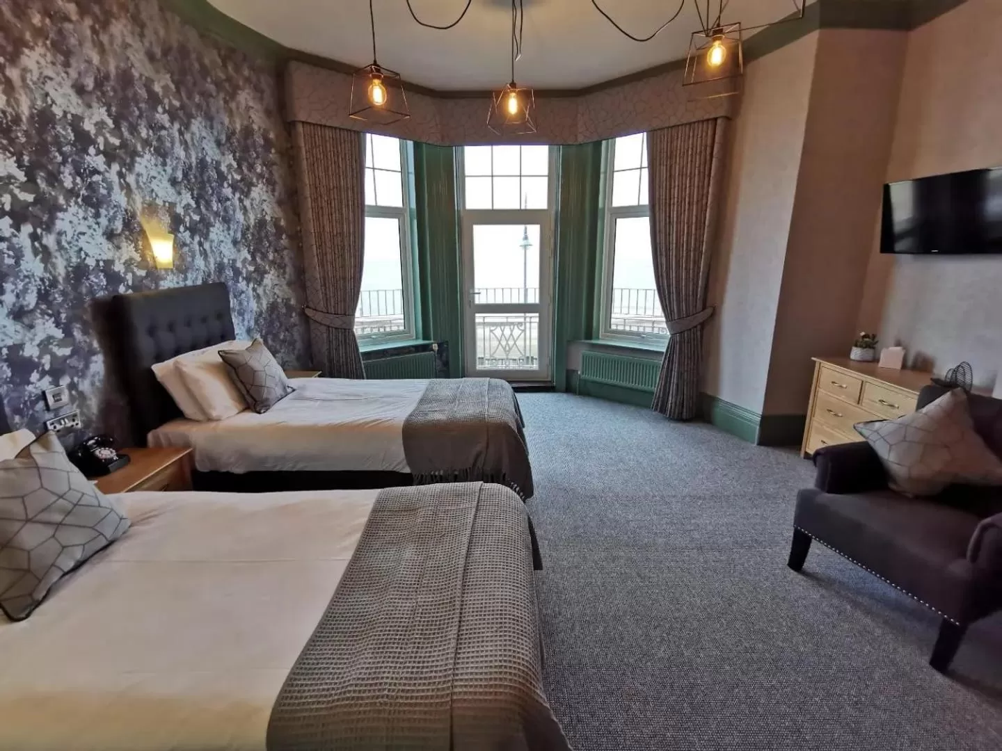 Bed in Hotel Victoria