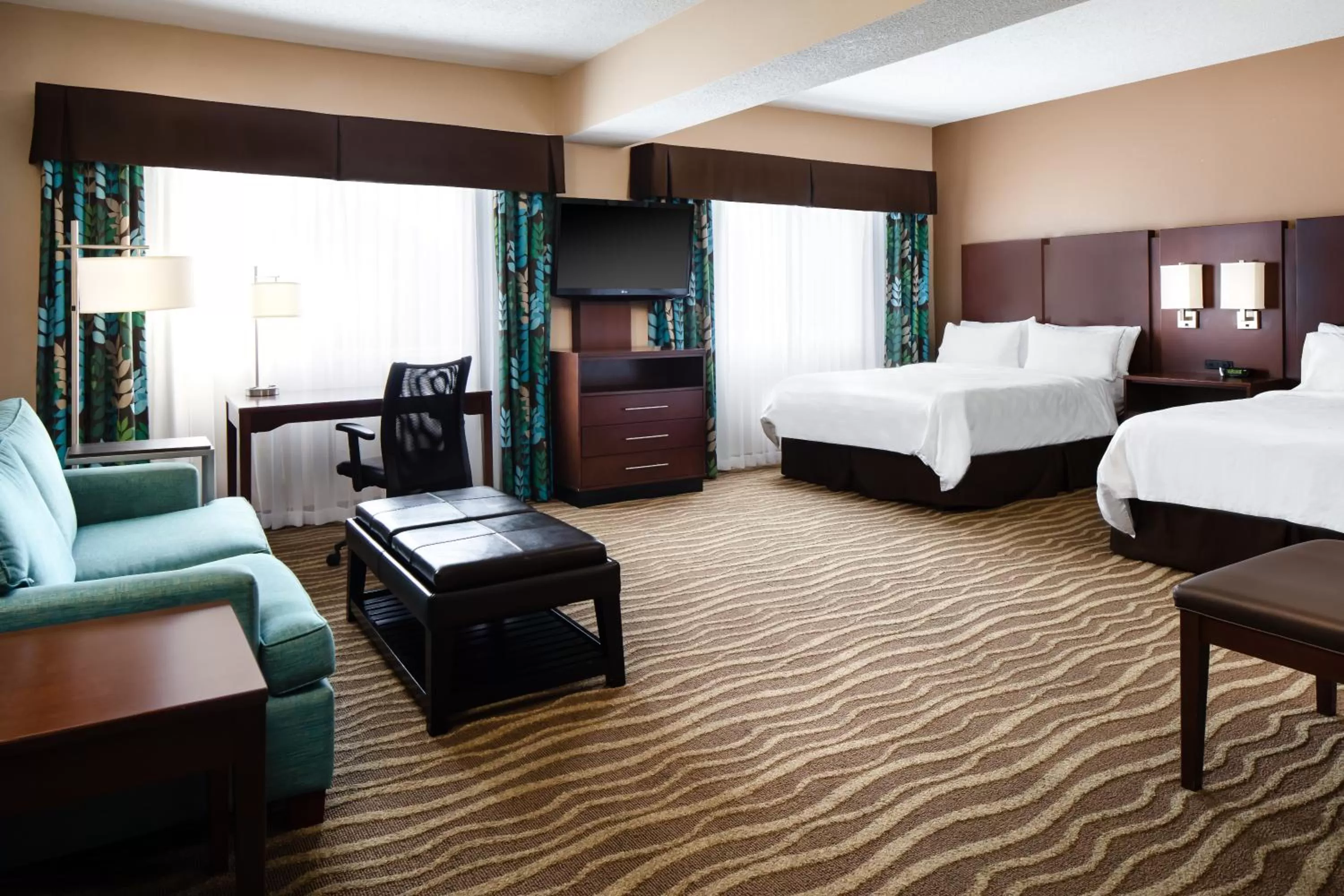 Bed in Holiday Inn Hotel & Suites Overland Park-West by IHG