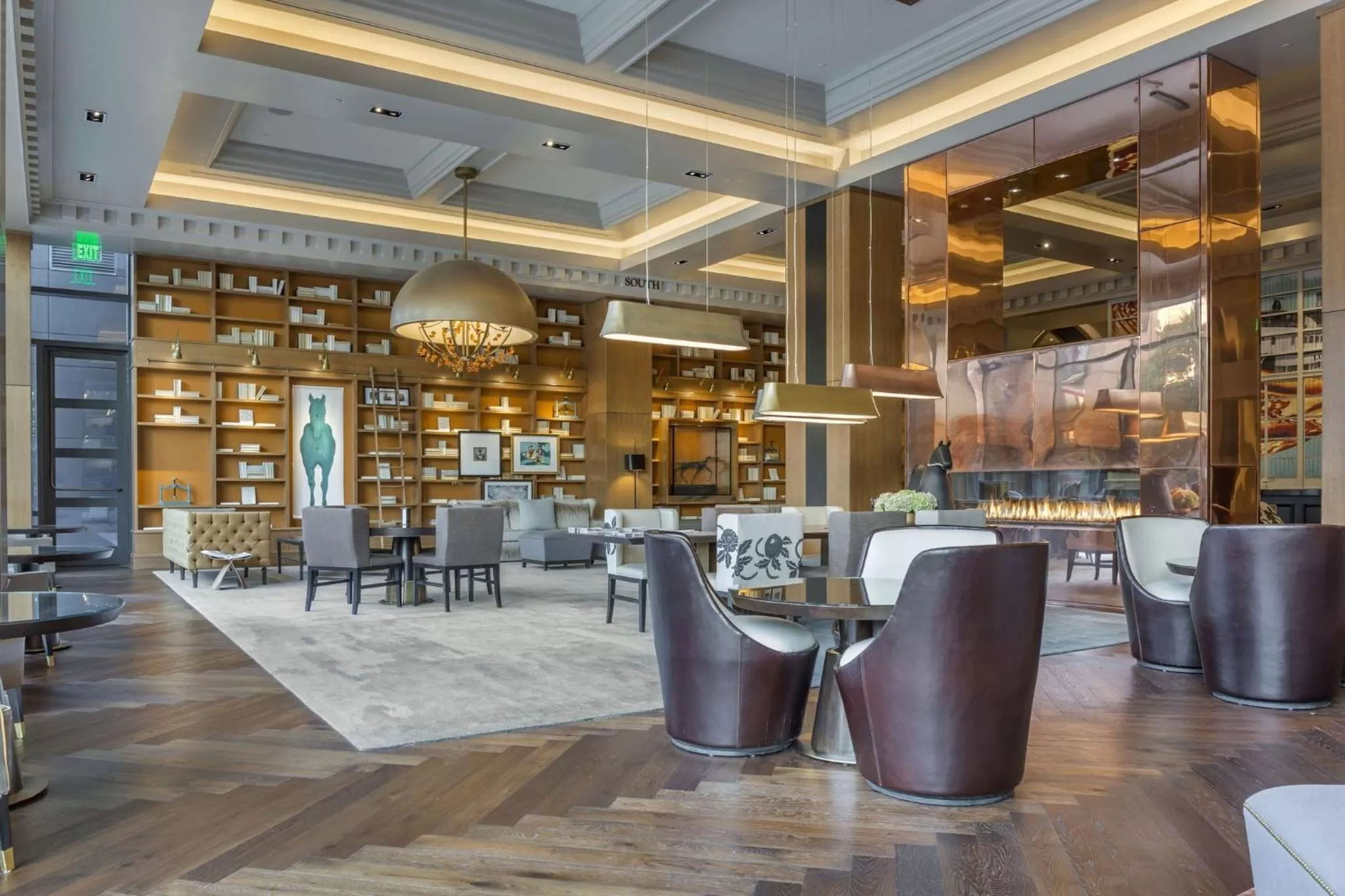 Lounge or bar in Omni Louisville Hotel