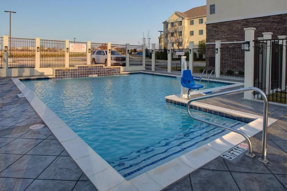Swimming pool in Hyatt Place Dallas/Allen