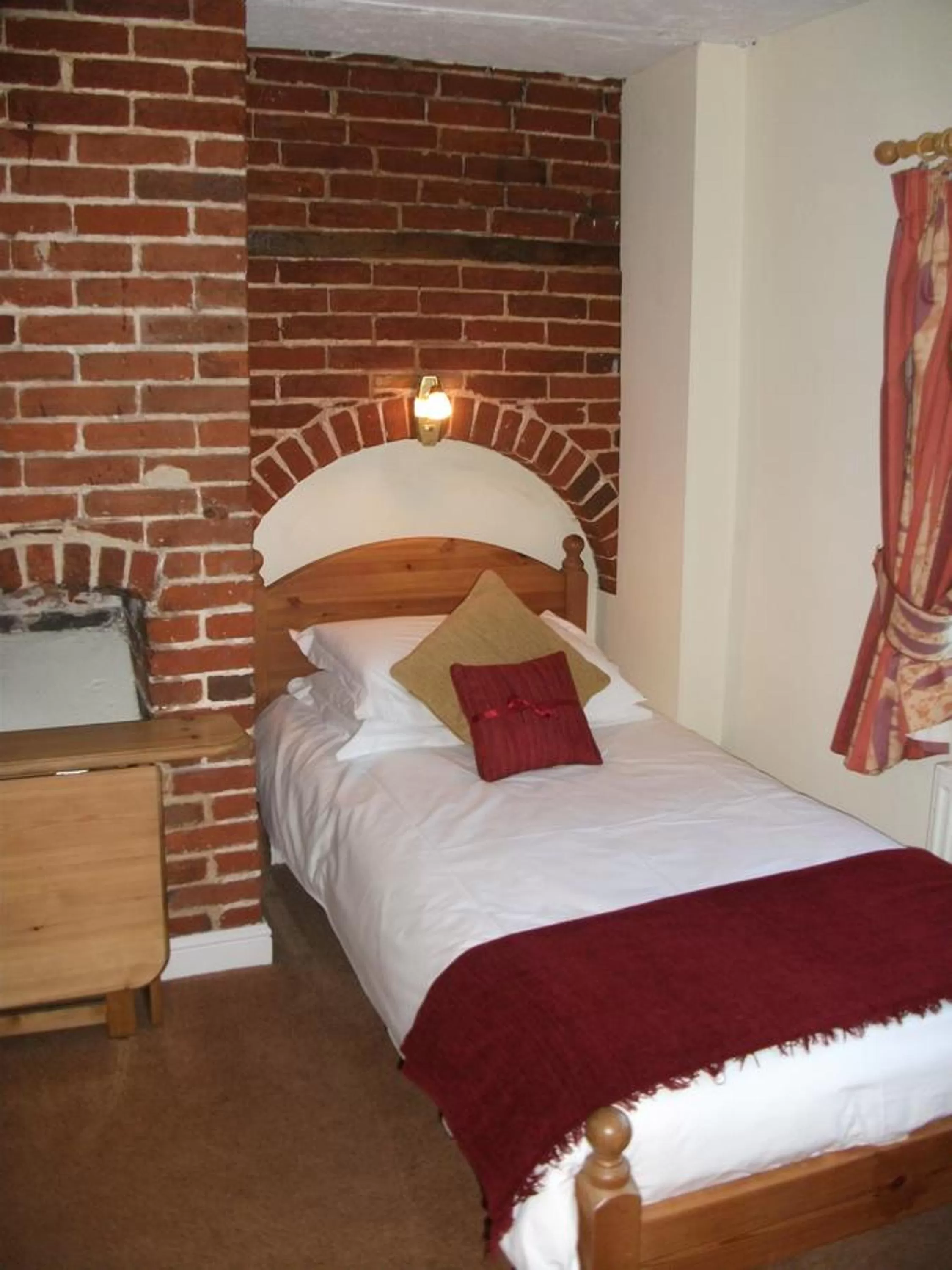 Bed in The Castle Inn