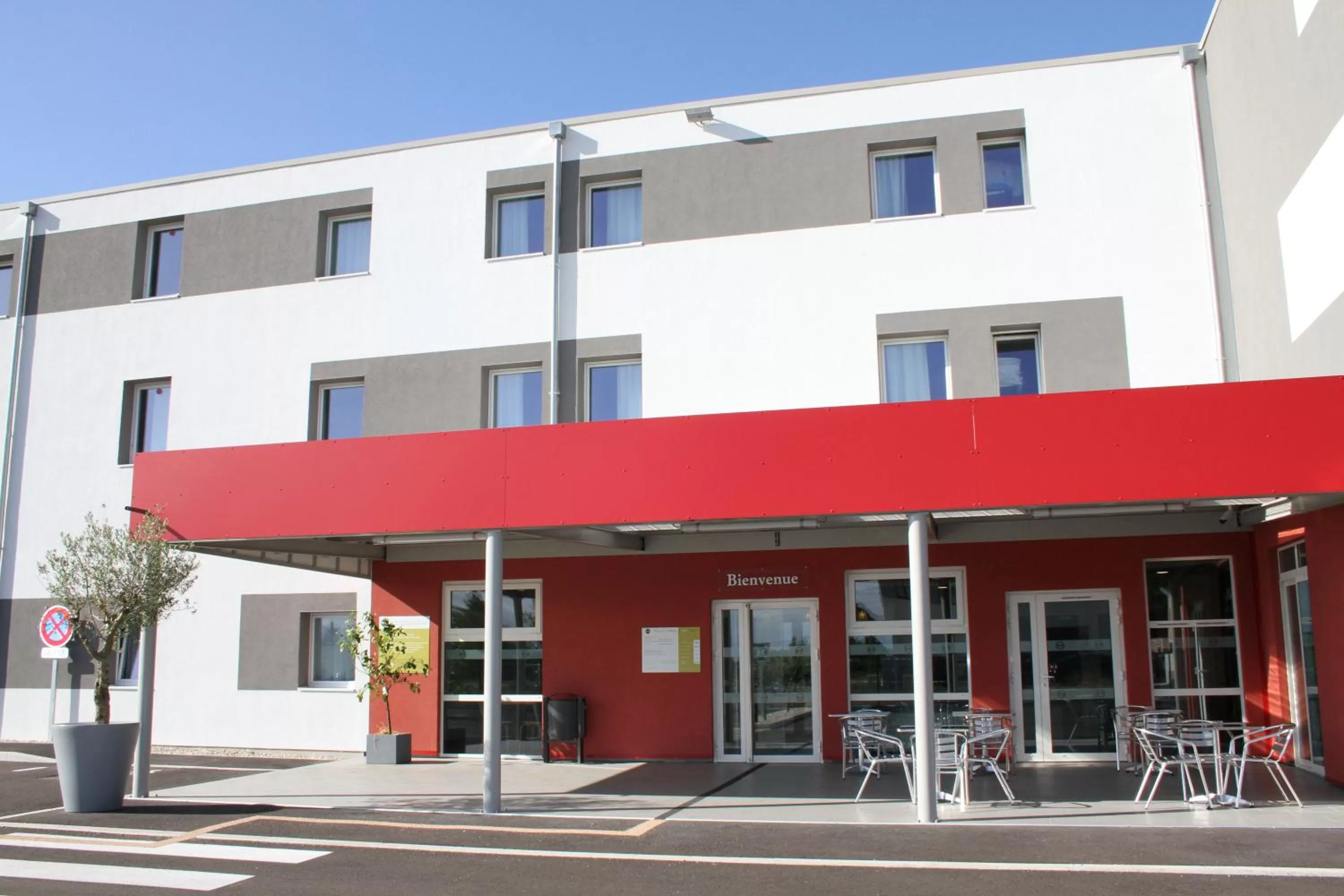 Property building in B&B HOTEL Valence TGV Romans