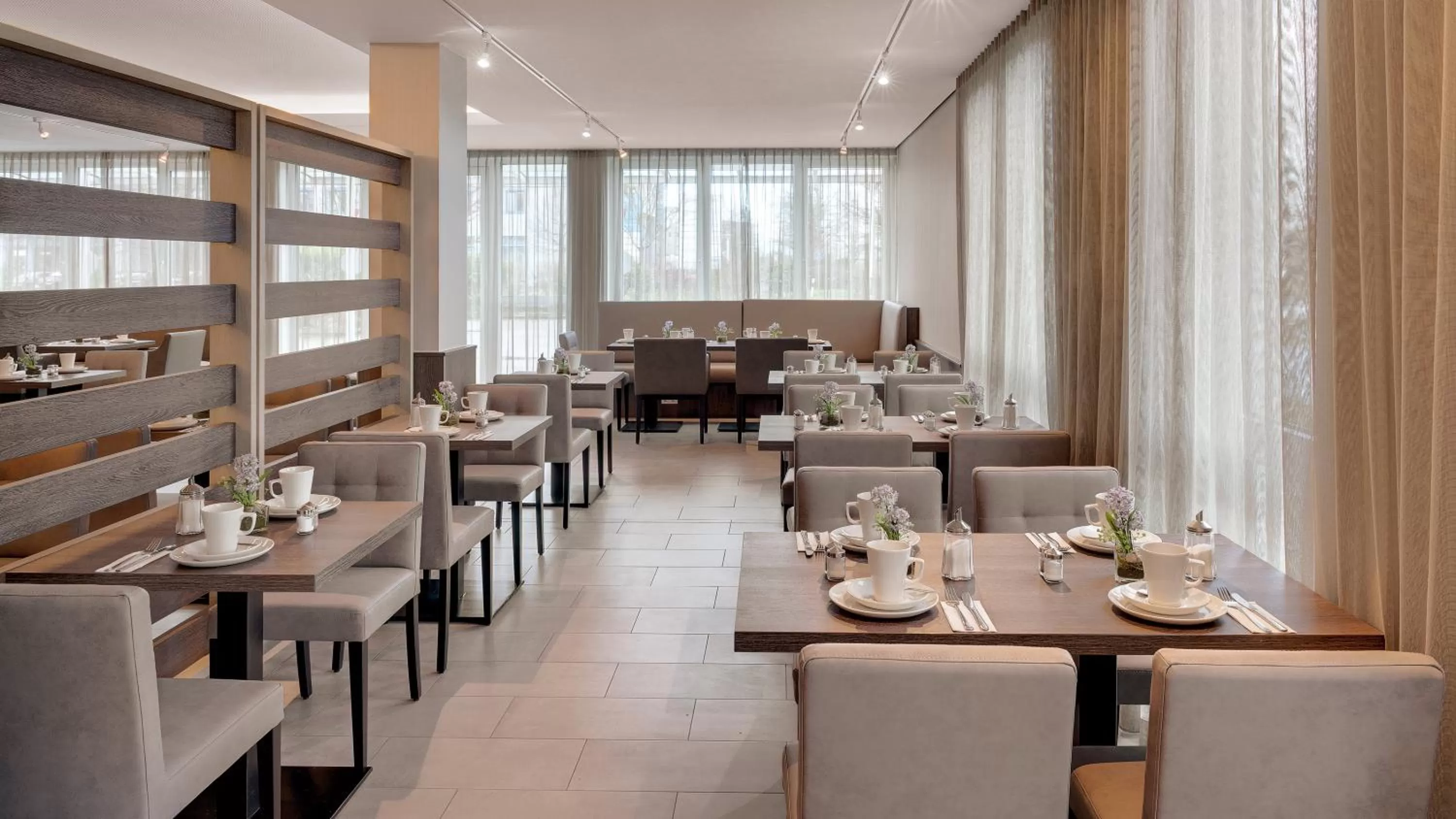 Restaurant/Places to Eat in Hotel Newton Karlsruhe