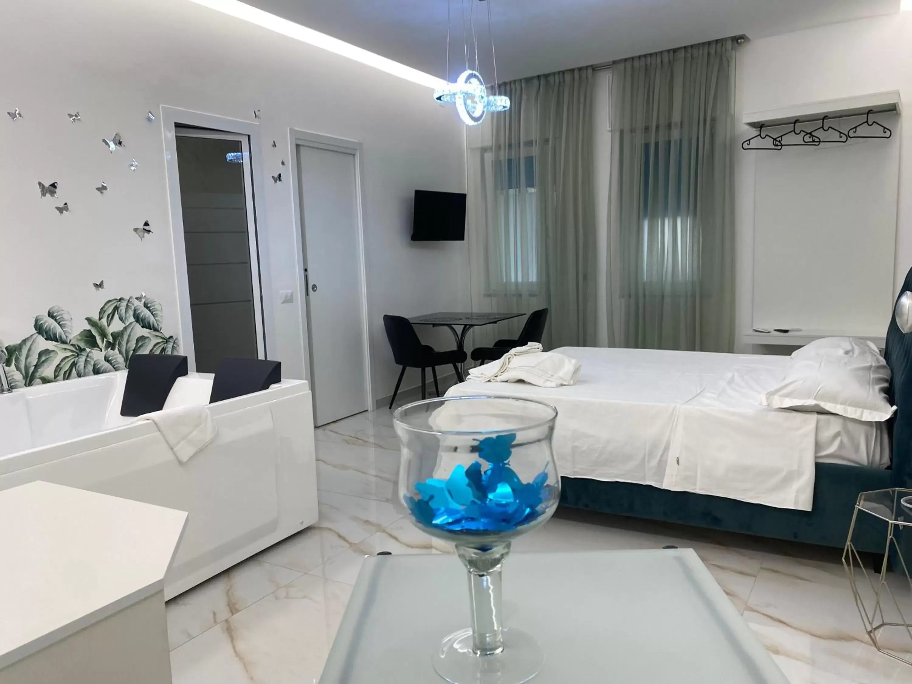 Queen Suite with Spa Bath in Maison De luxe Queen Suite with Spa Bath in Maison De luxe