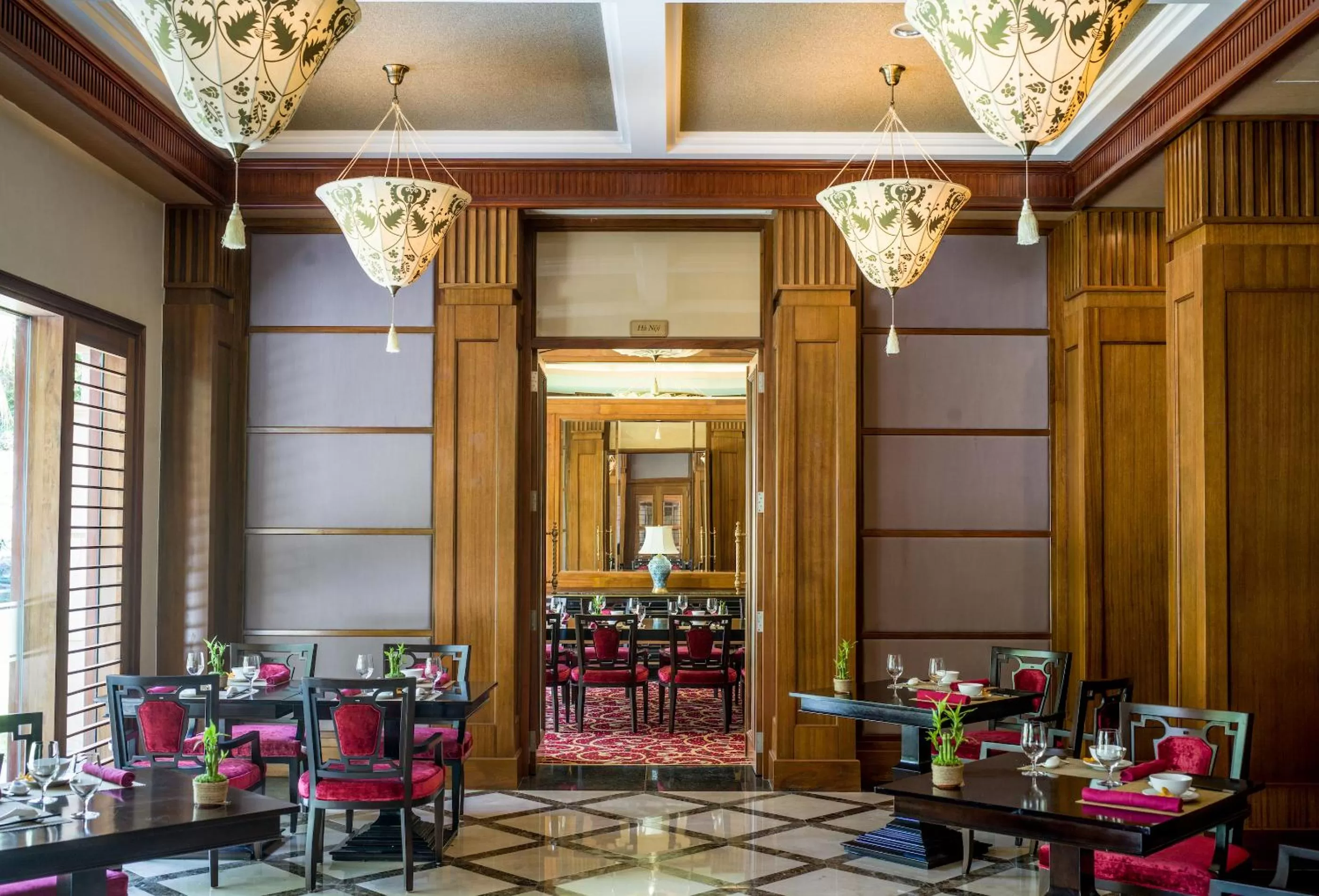 Restaurant/places to eat in Vinpearl Luxury Nha Trang