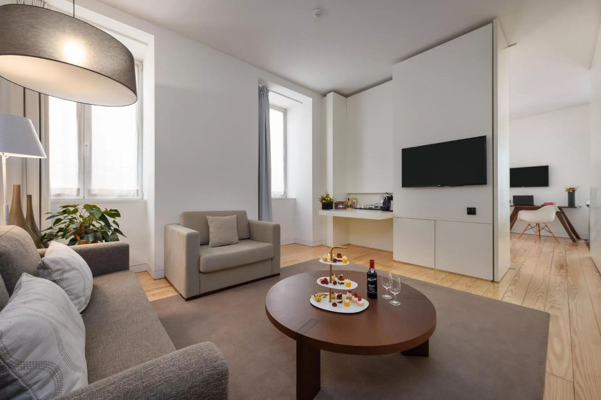 TV and multimedia in Inspira Liberdade Boutique Hotel