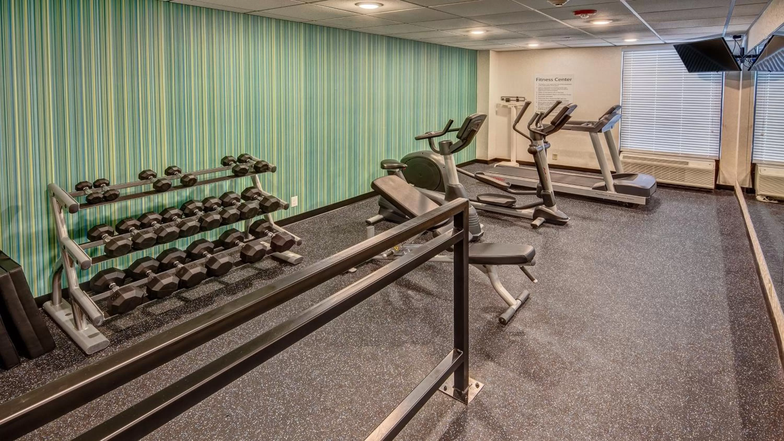 Fitness centre/facilities in Holiday Inn Express Memphis Medical Center - Midtown by IHG