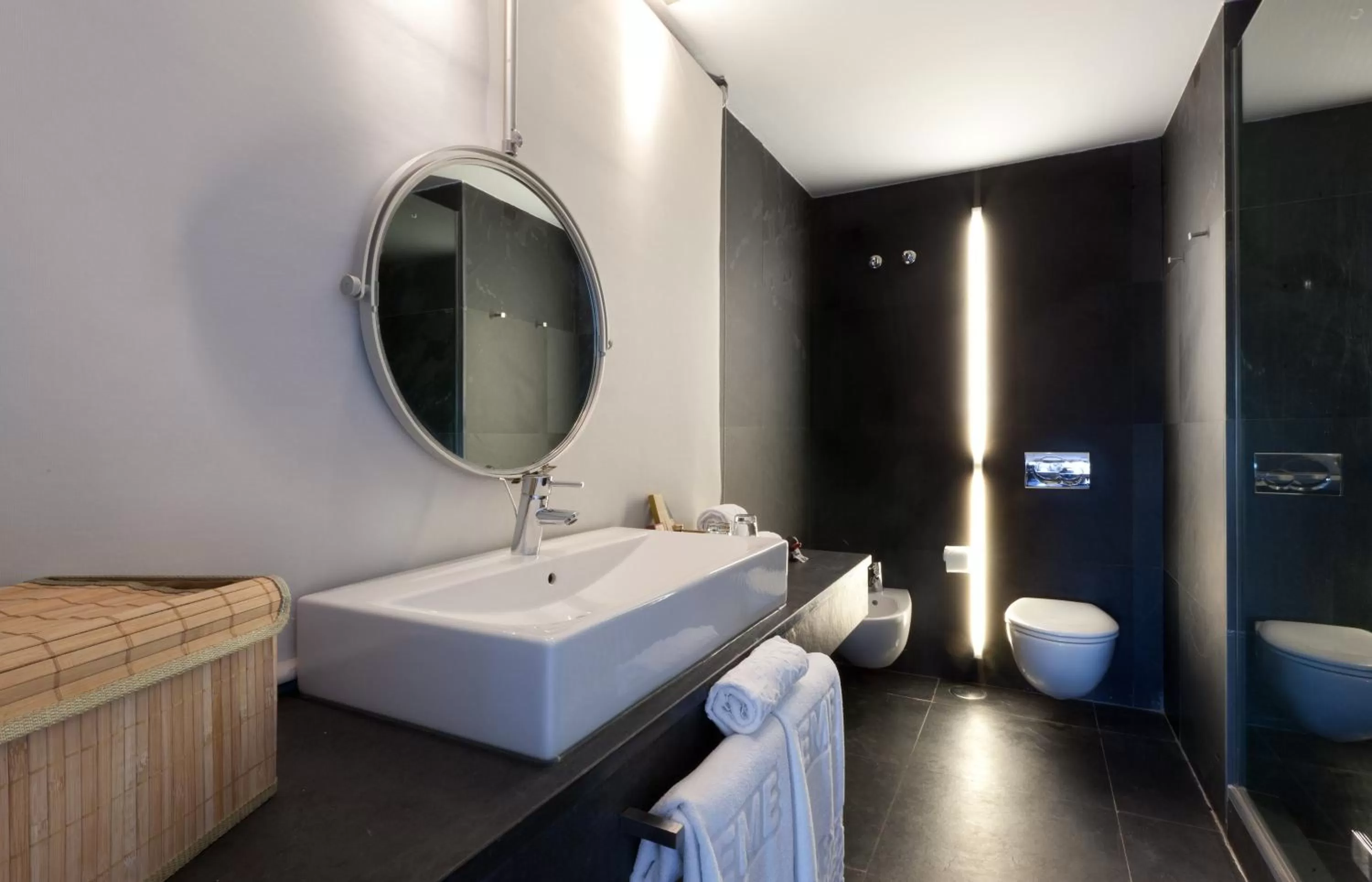 Bathroom in EME Catedral Mercer Hotel