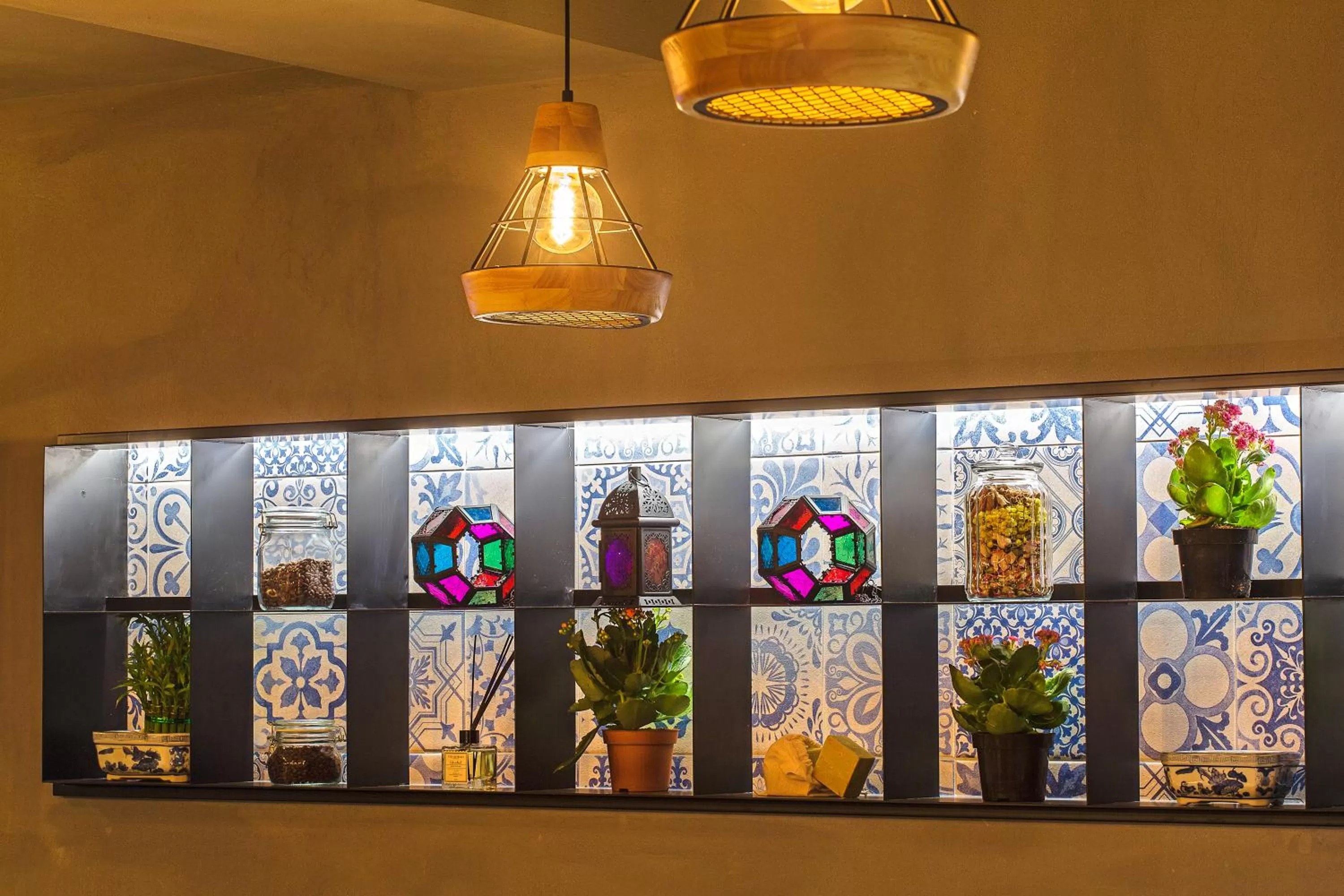 Communal lounge/ TV room in Redmont Hotel Nisantasi