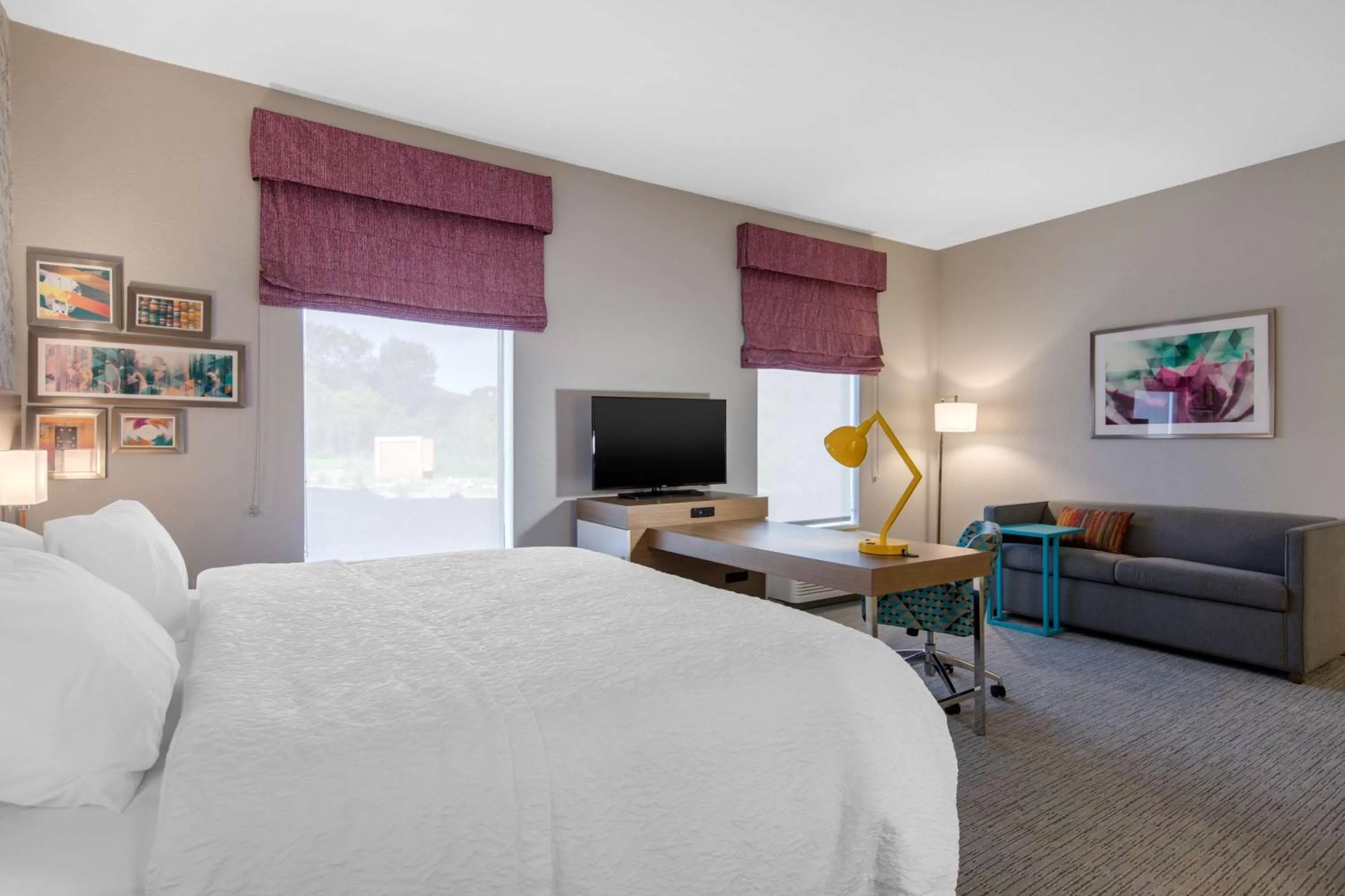 Bedroom, Bed in Hampton Inn & Suites Ruidoso Downs