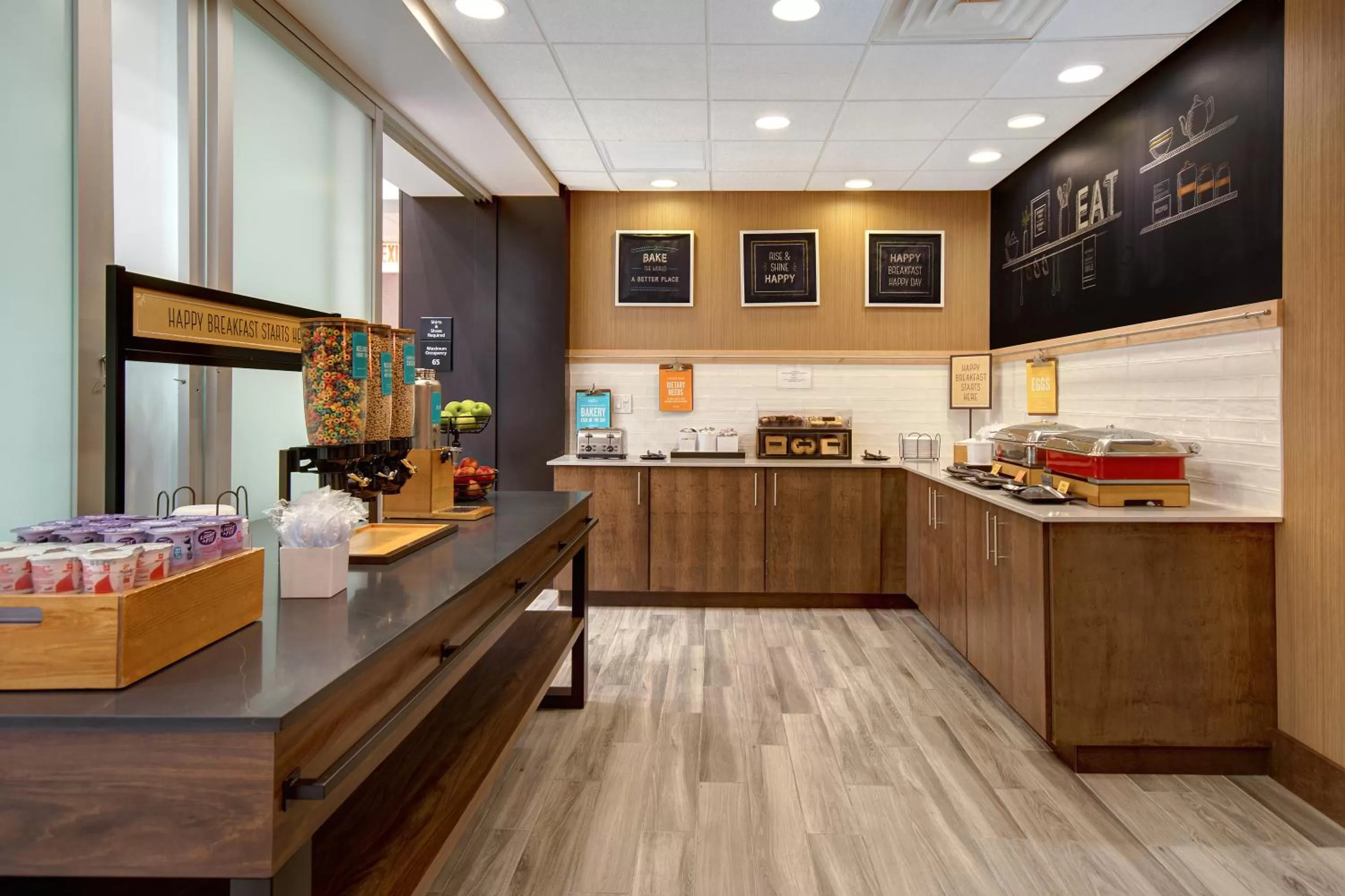 Buffet breakfast in Hampton Inn & Suites Yonkers