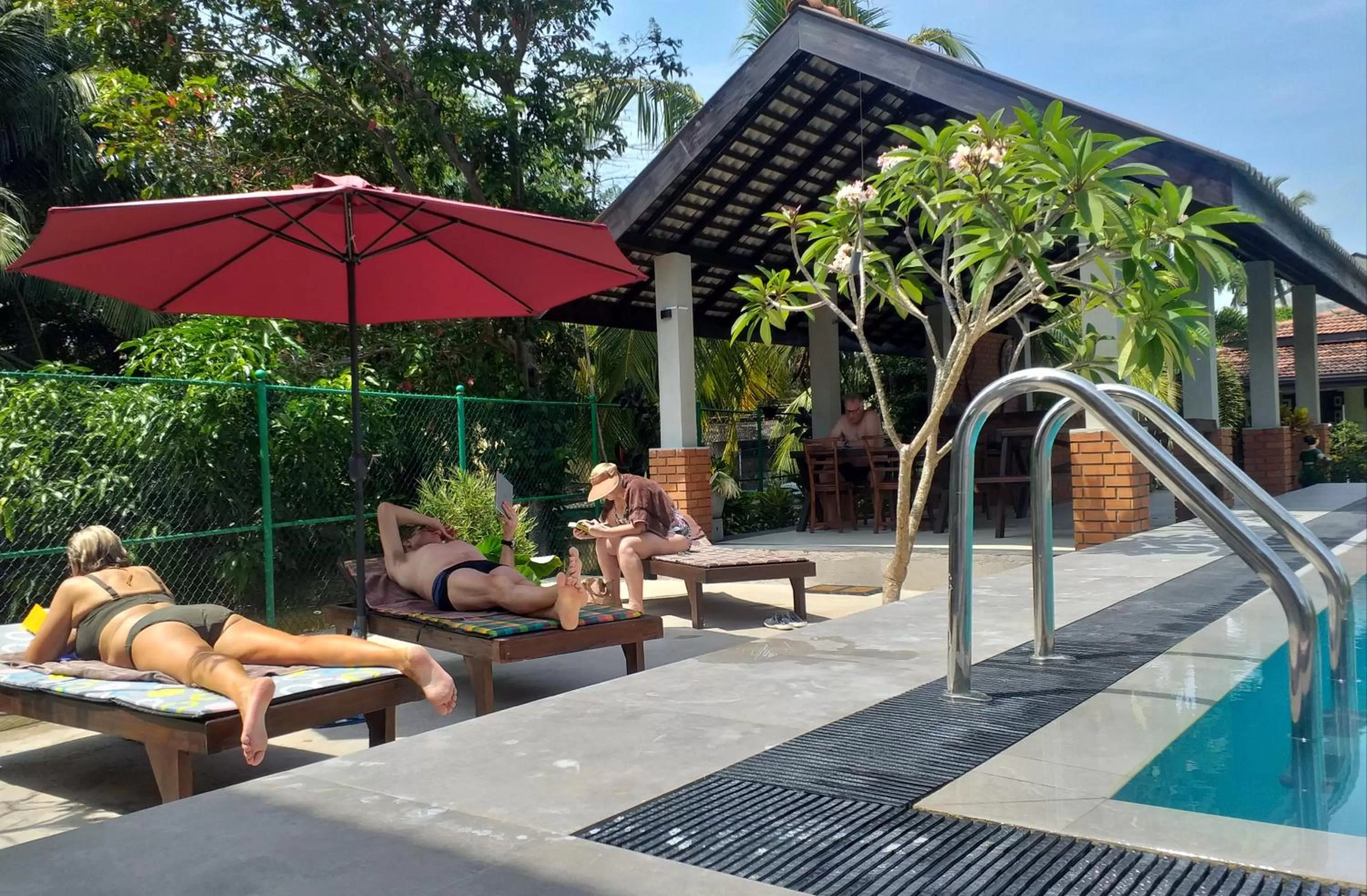 Swimming Pool in Green Wood Villa Negombo