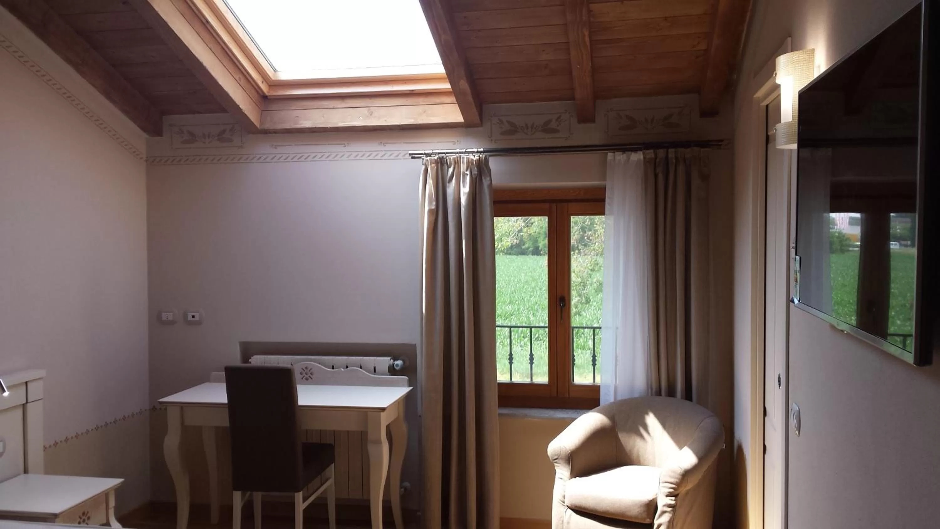 Photo of the whole room in Hotel Sesmones