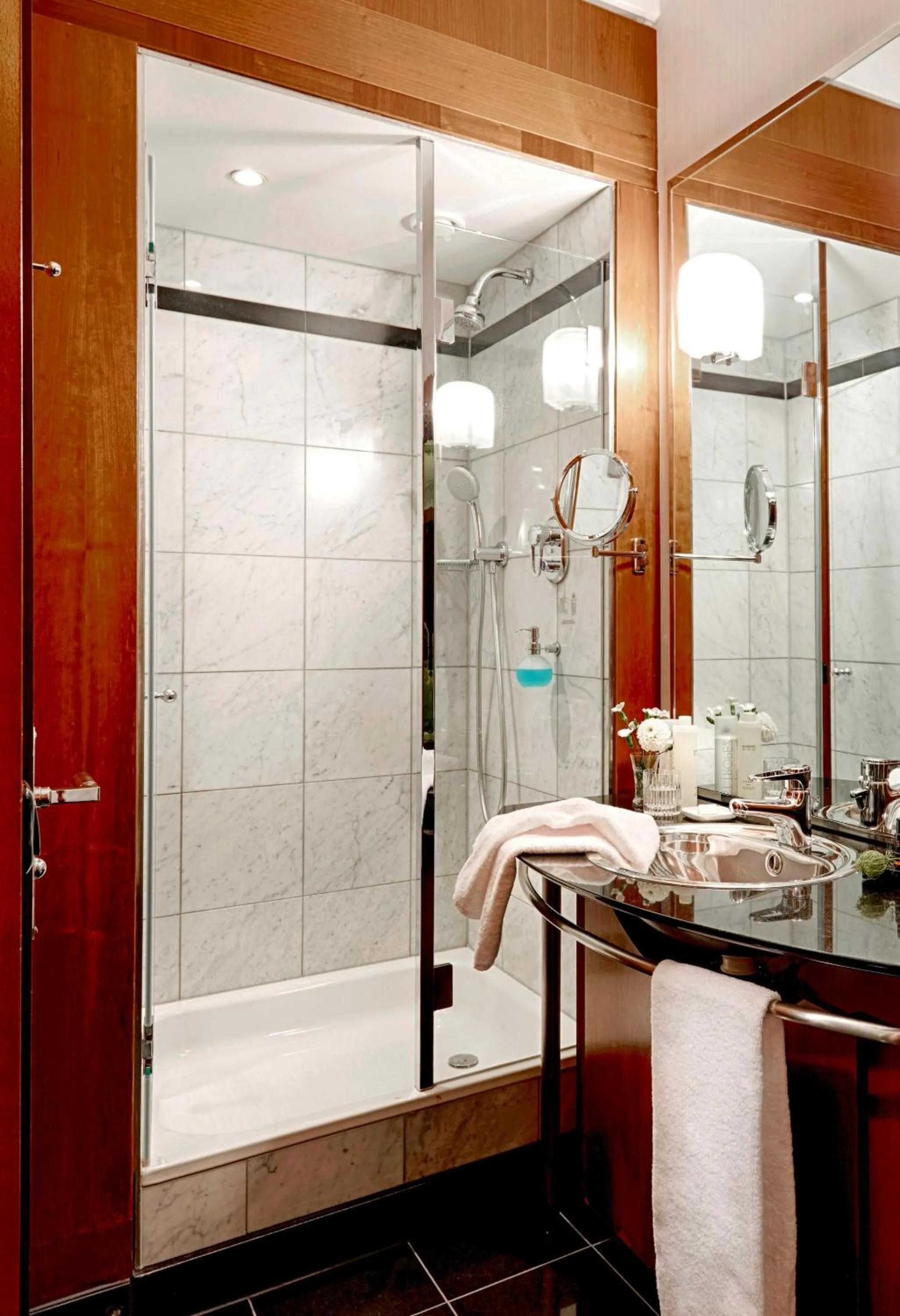 Shower in Seaside Park Hotel Leipzig