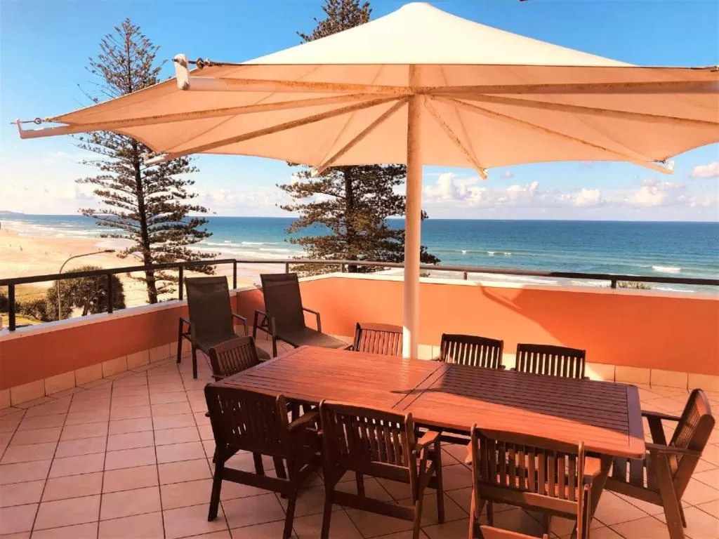 Two-Bedroom Apartment Dual Key with Roof Terrace in The Beach Retreat Coolum