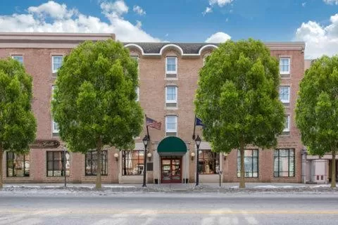 Clarion Hotel & Suites University-Shippensburg
