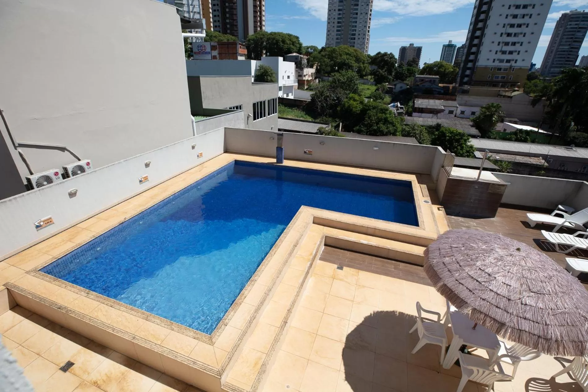 Pool view in Hotel Baviera Iguassu