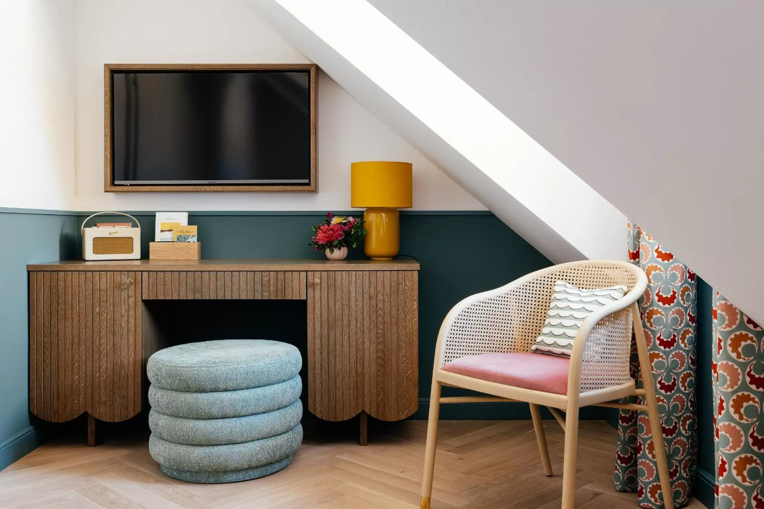 TV and multimedia in Villa Alma - a lakeside Boutique Hotel