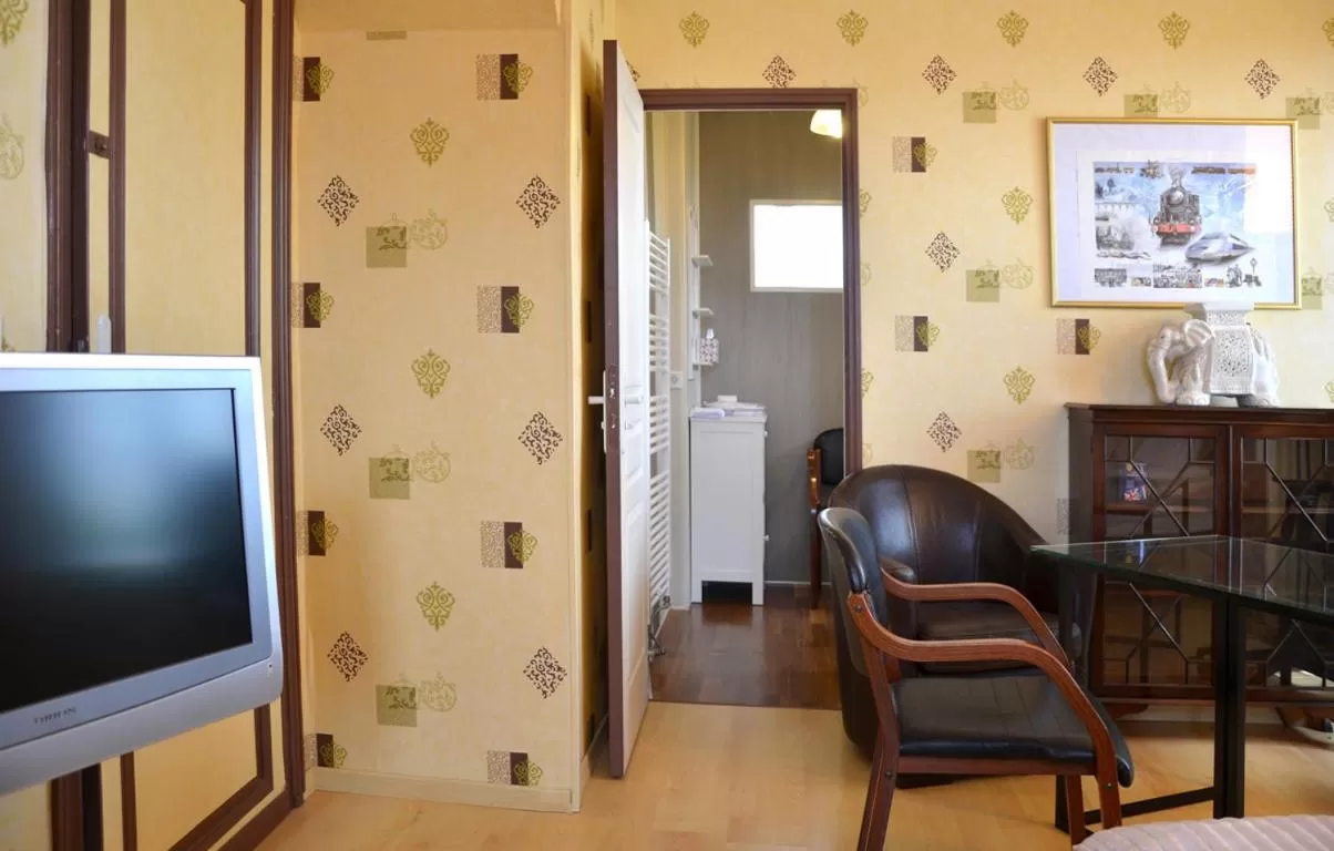 Photo of the whole room in Avenue de la Gare