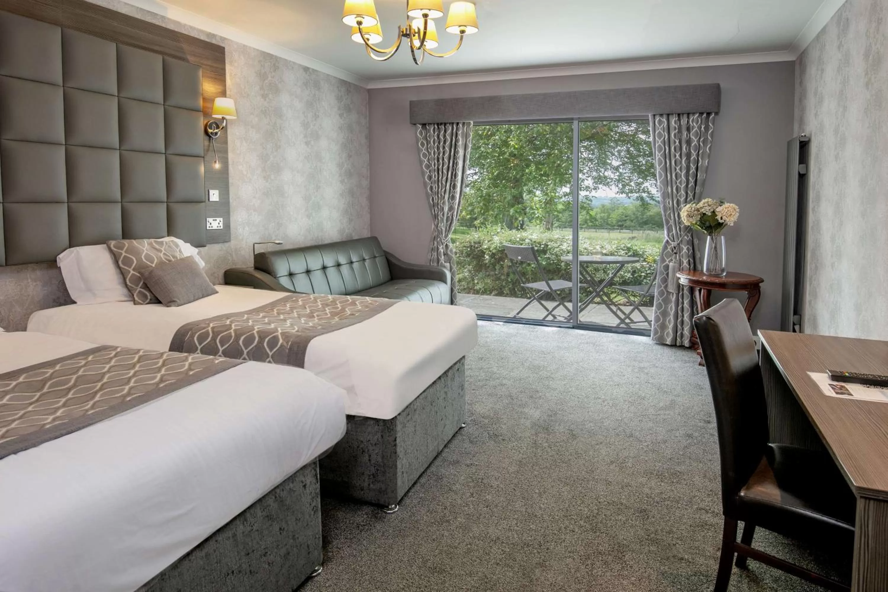 Bedroom, Bed in Dryfesdale Hotel - BW Signature Collection