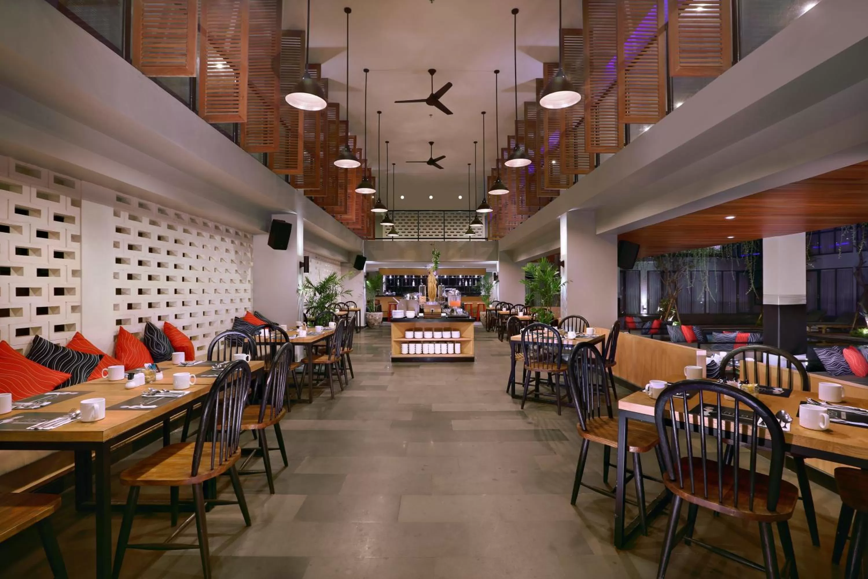 Restaurant/places to eat in Hotel NEO+ Kuta Legian by ASTON