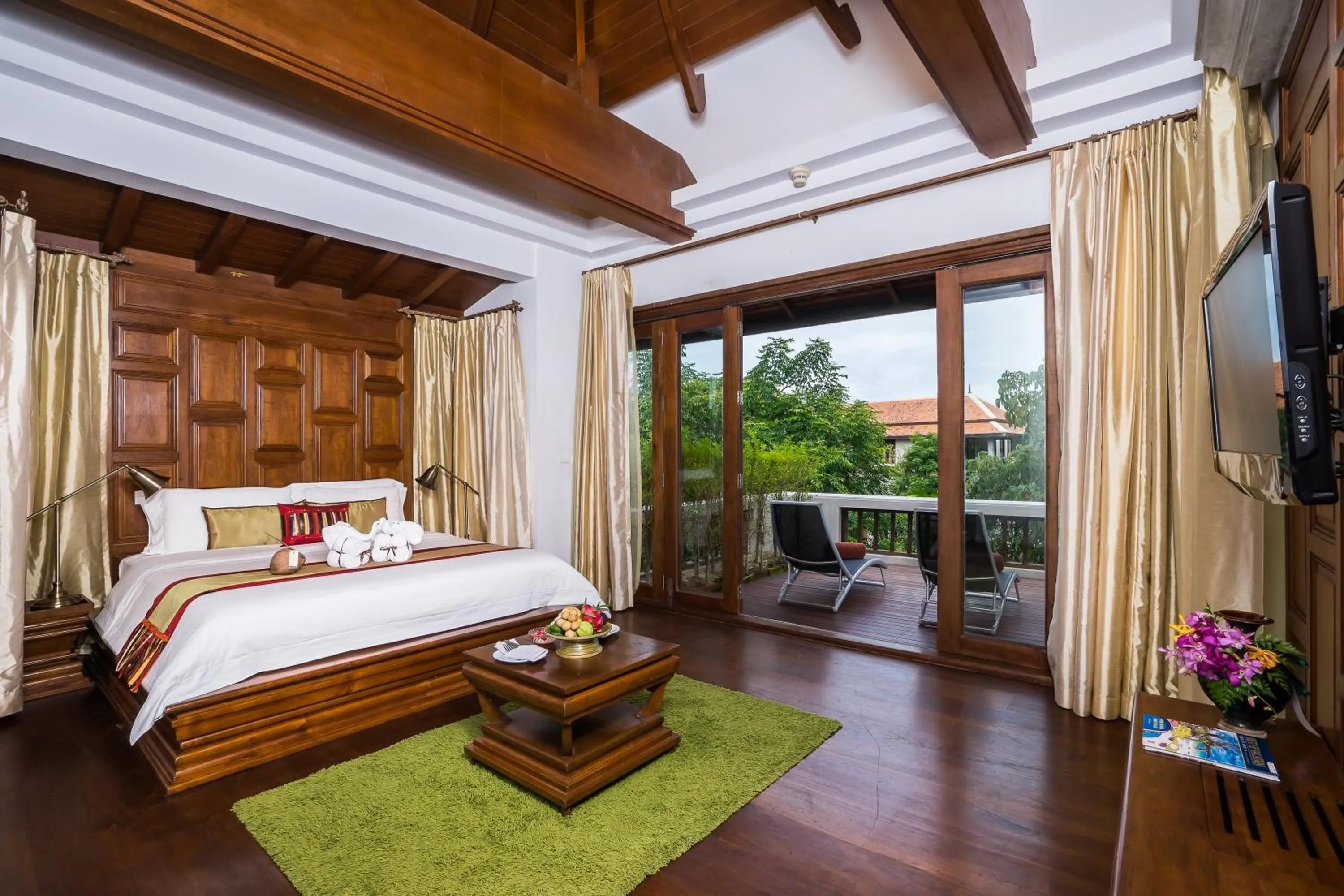 Bedroom, Bed in Royal Muang Samui Villas