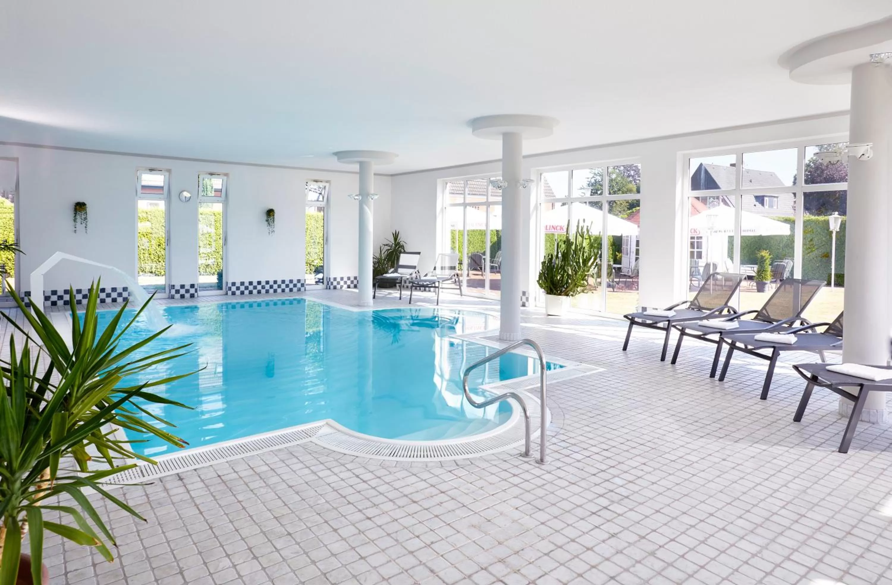 Swimming pool in Hotel Schünemann