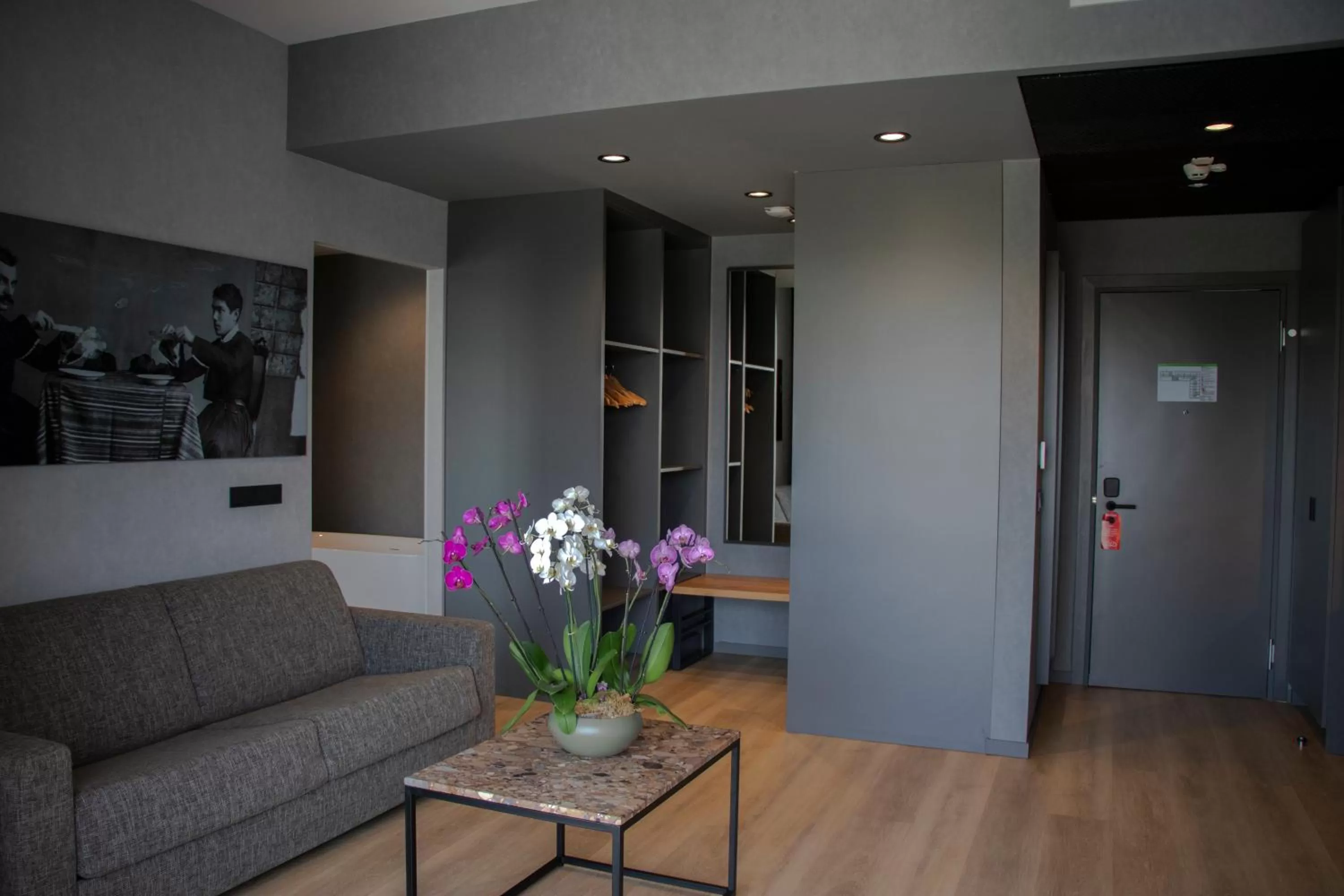 Photo of the whole room in mk hotel tirana