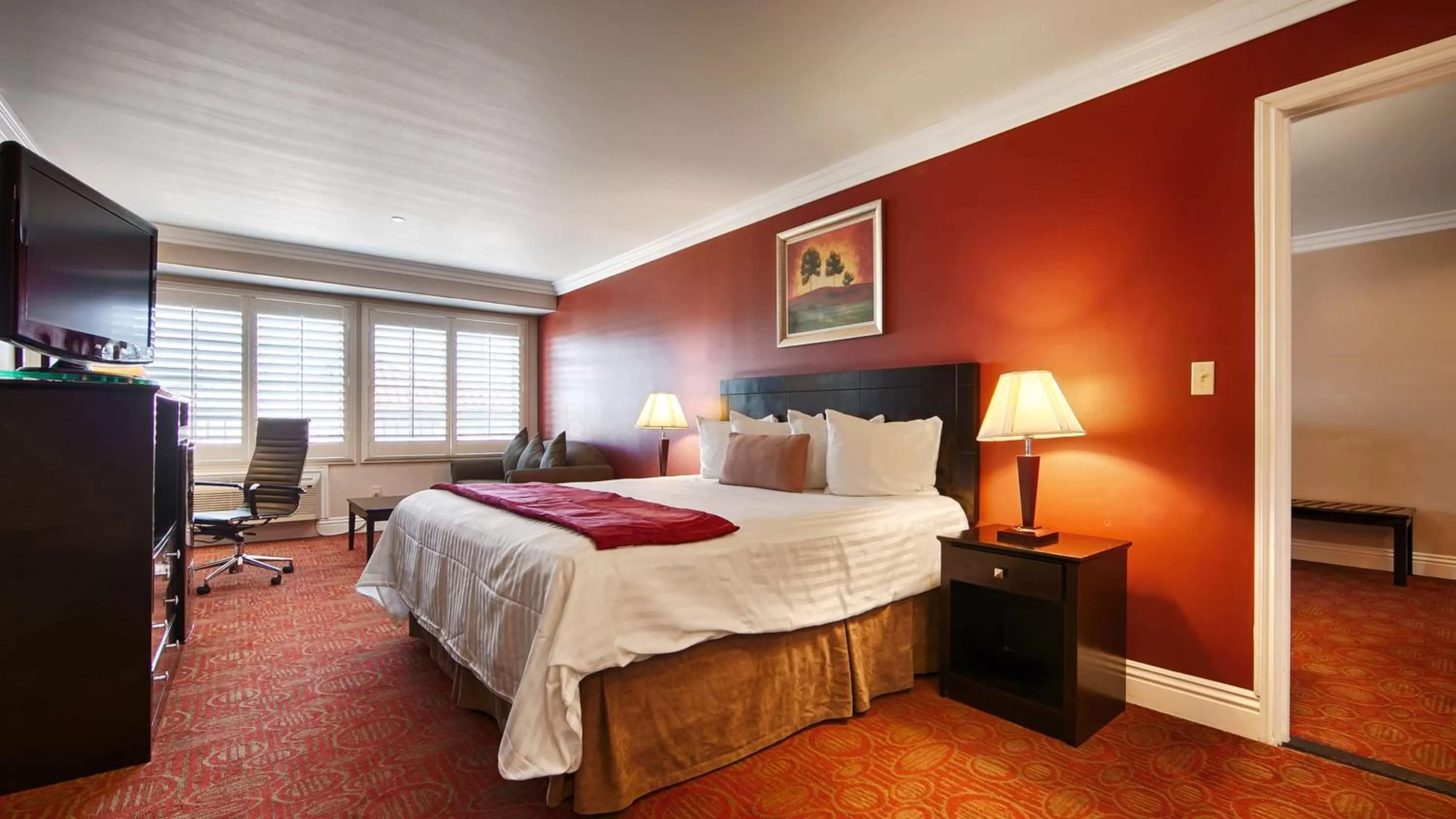 Photo of the whole room, Bed in Best Western Burbank Airport Inn