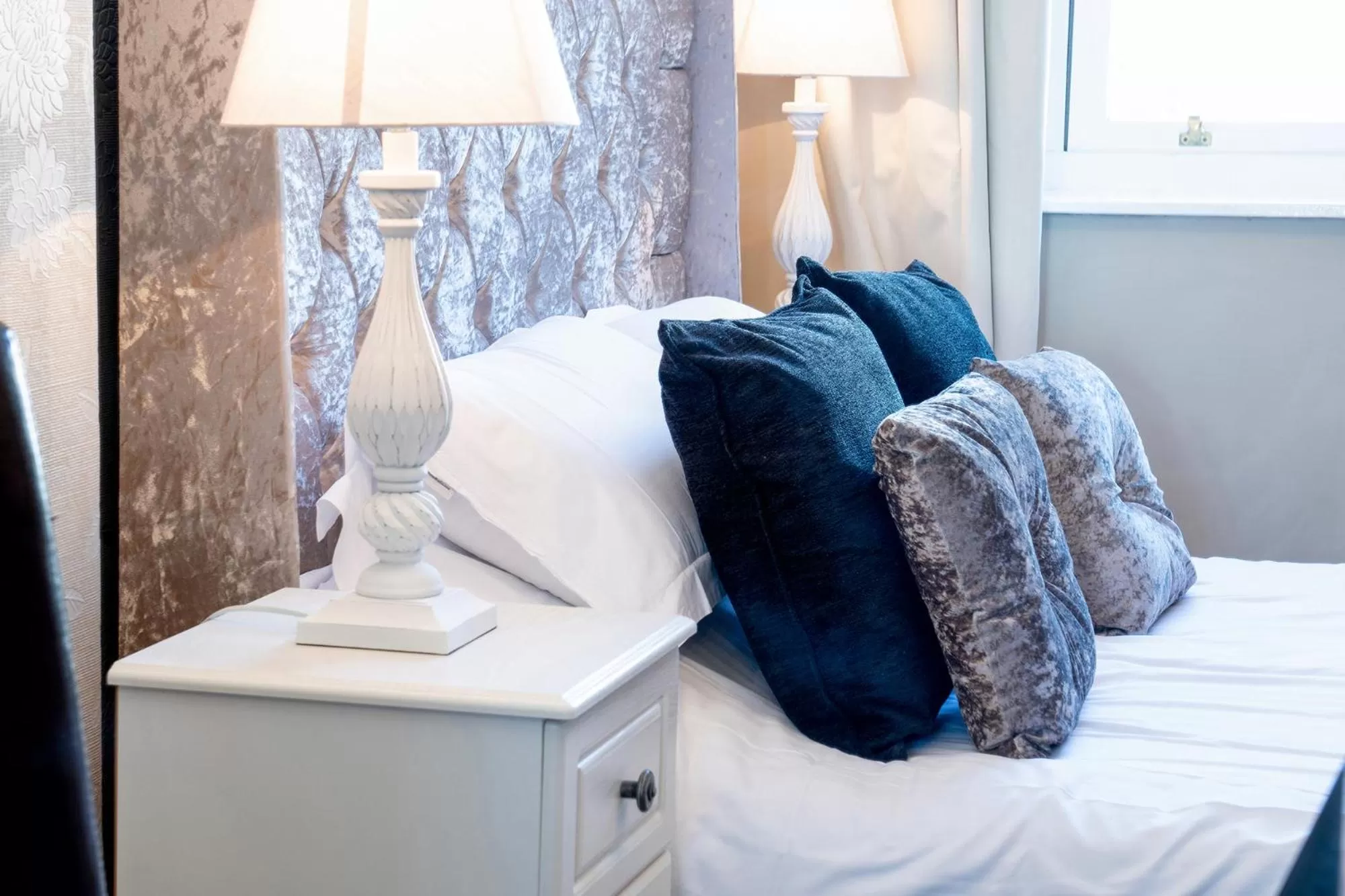 Bed in Lansdowne House with Private Car Park