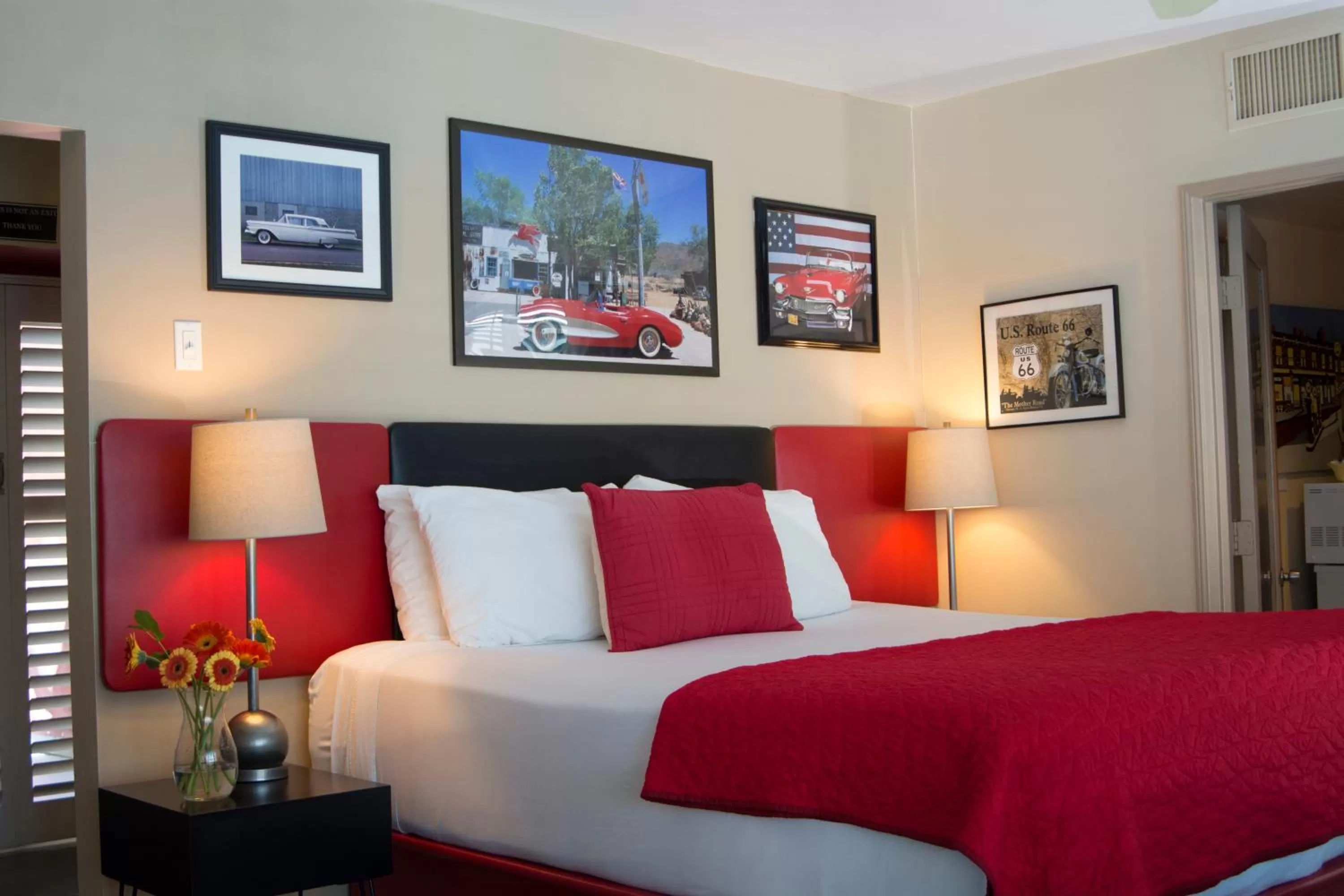 Bedroom in Palm Springs Rendezvous