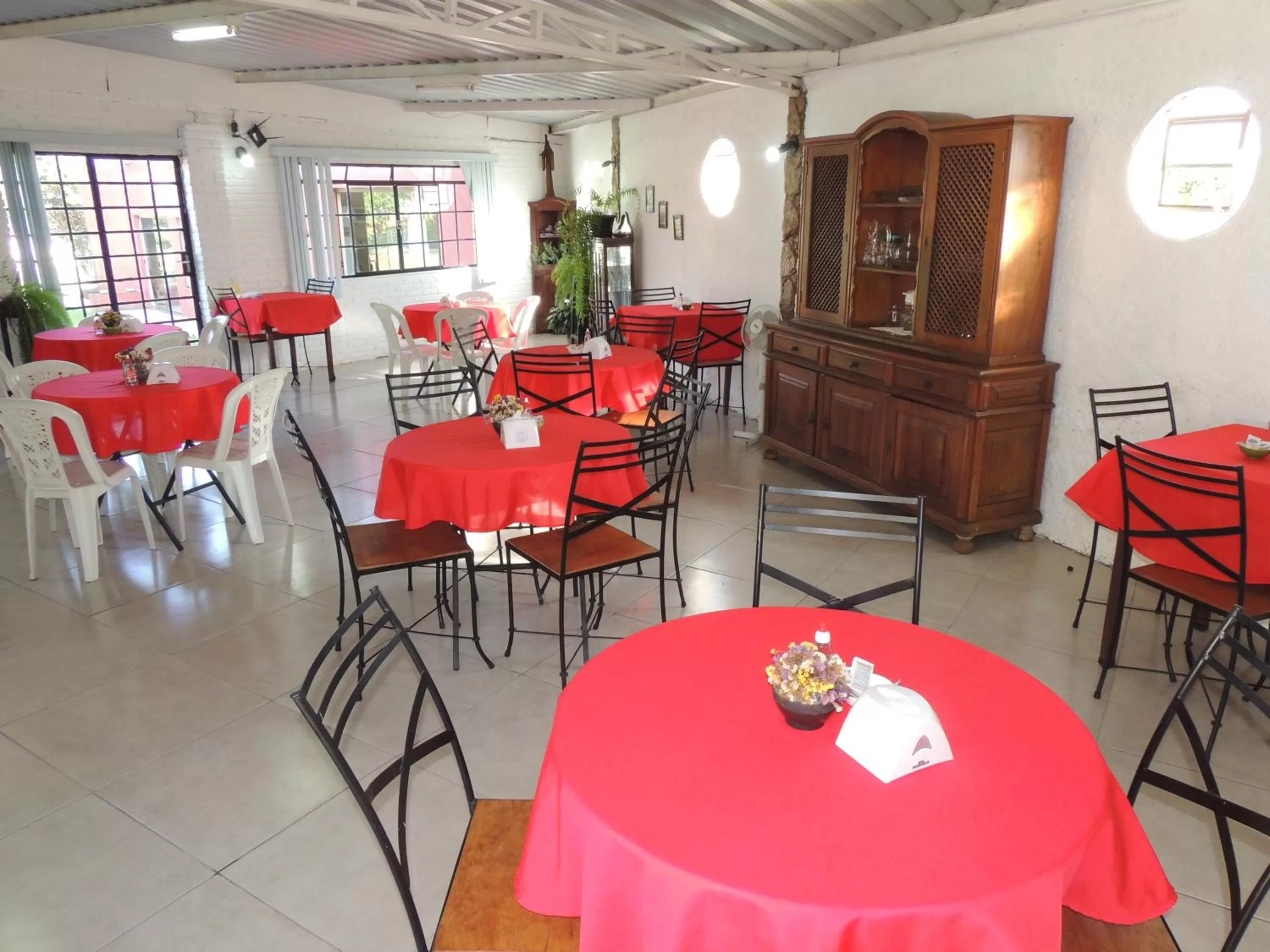 Breakfast, Restaurant/Places to Eat in Pousada Caminho Dos Sinos