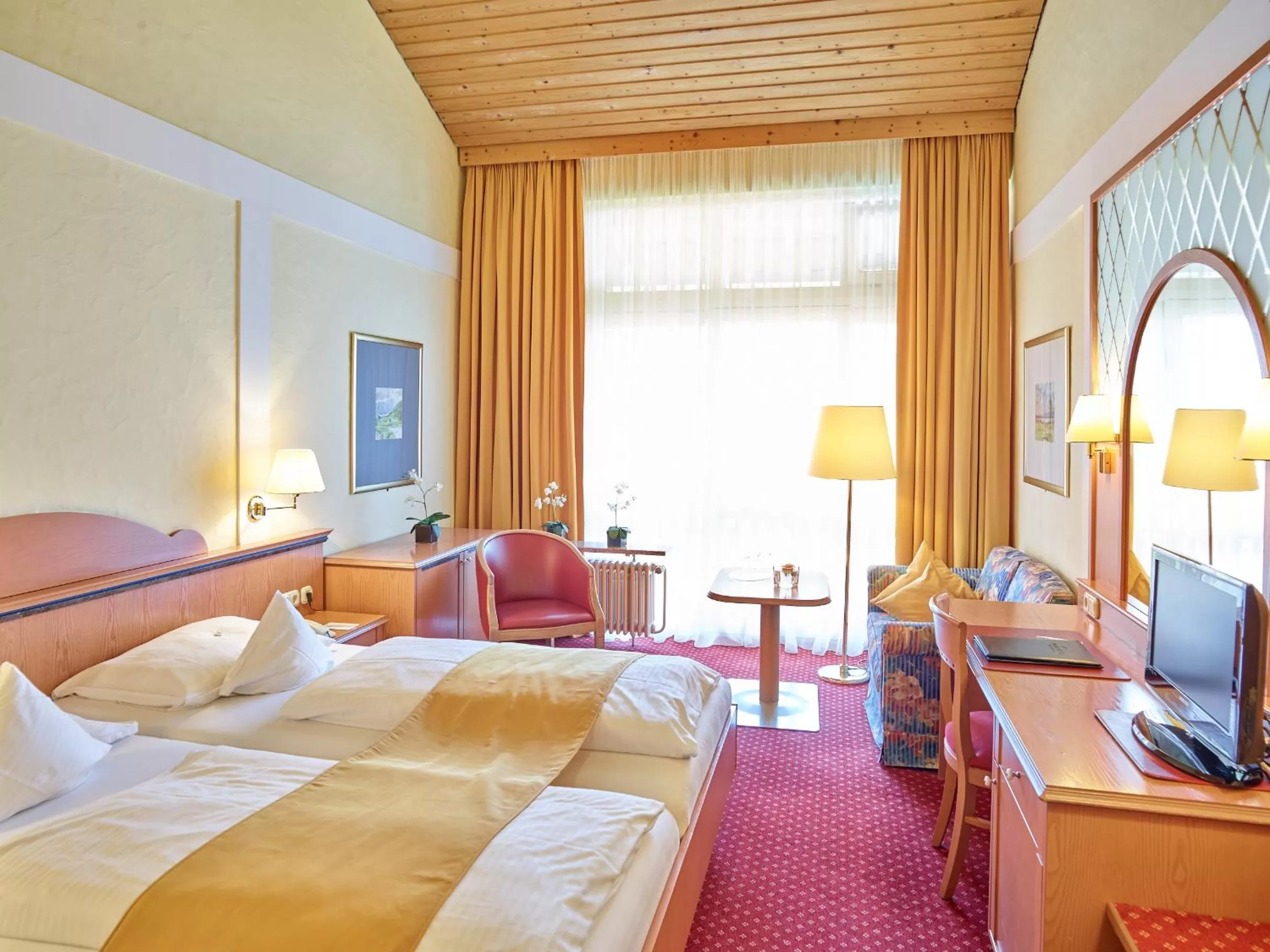 Photo of the whole room, Bed in Parkhotel Bad Griesbach