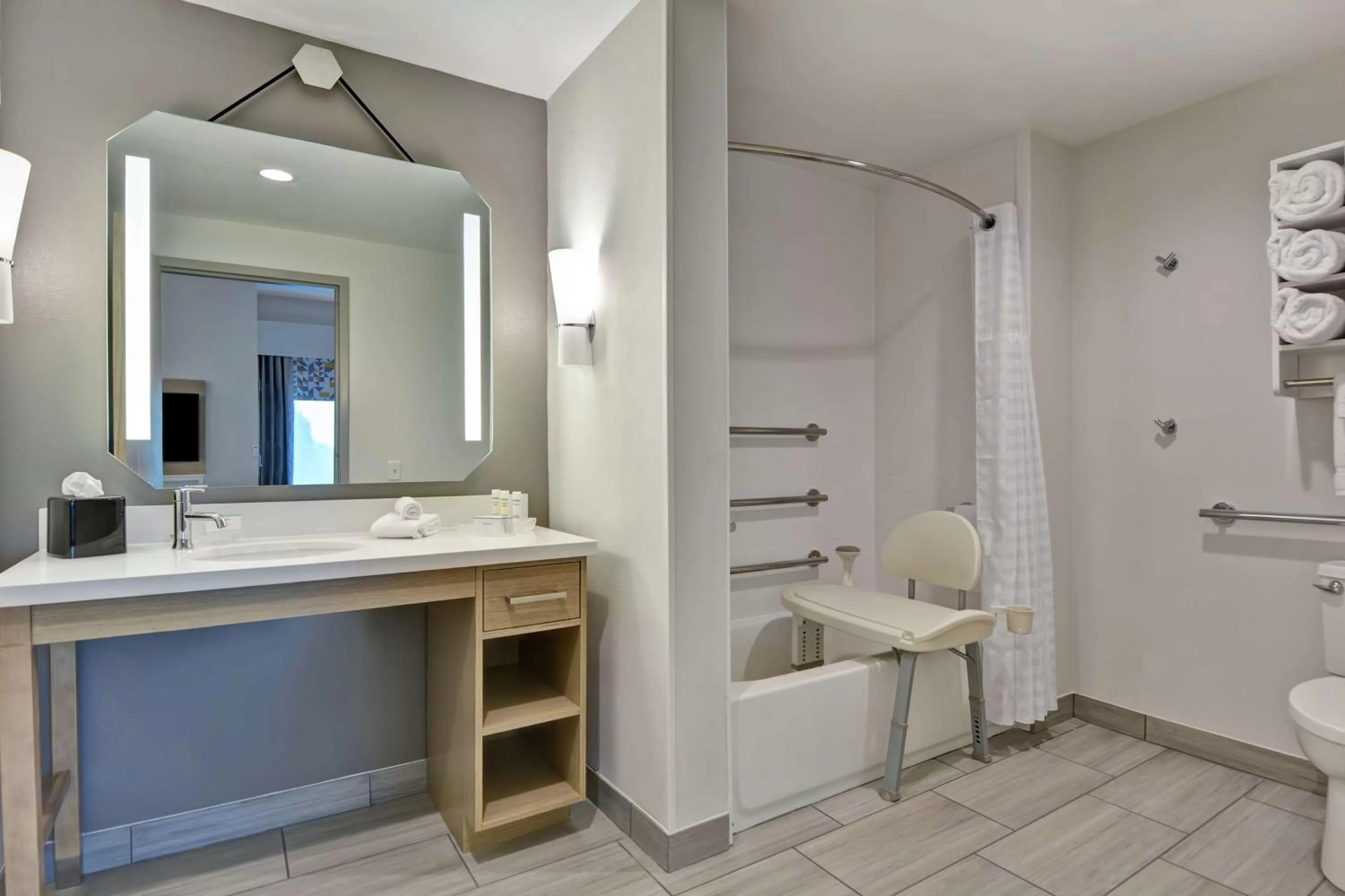 Bathroom in Homewood Suites By Hilton Lynchburg