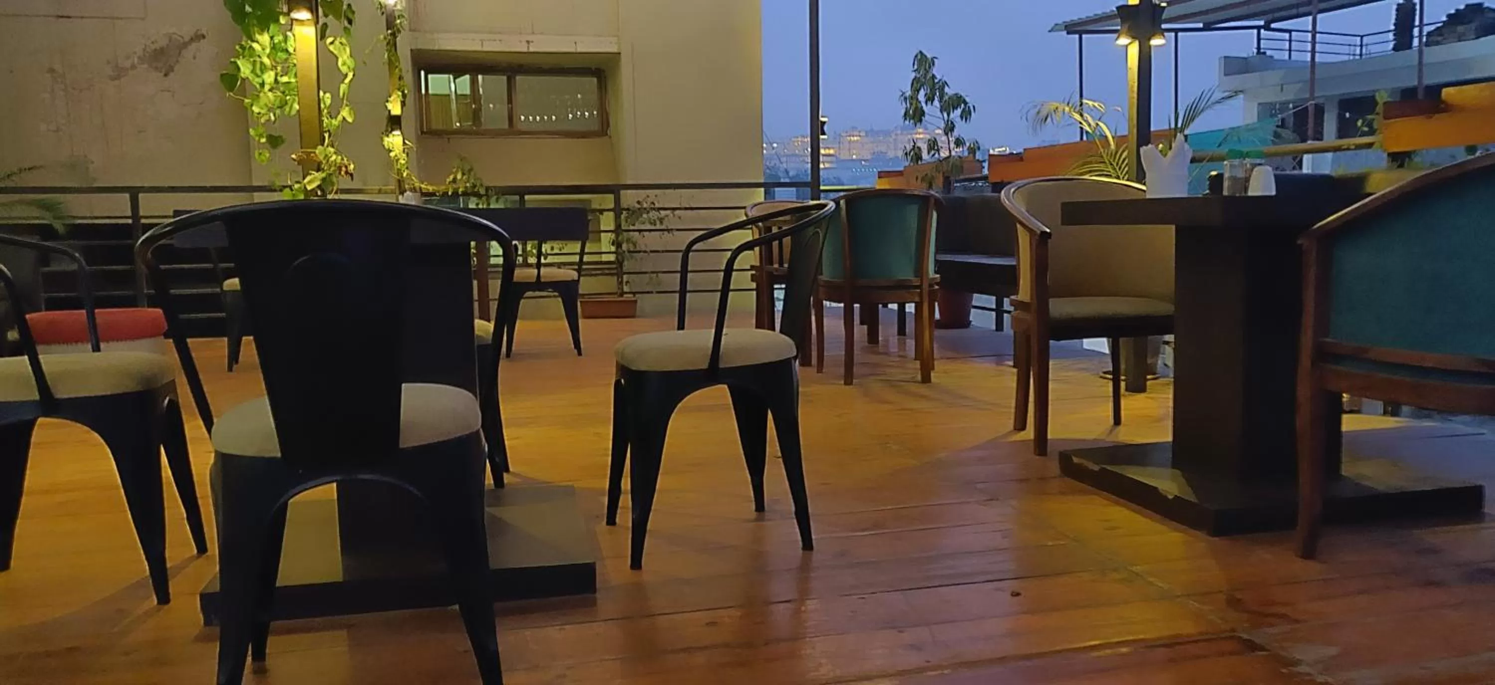 Restaurant/Places to Eat in Hotel VIP