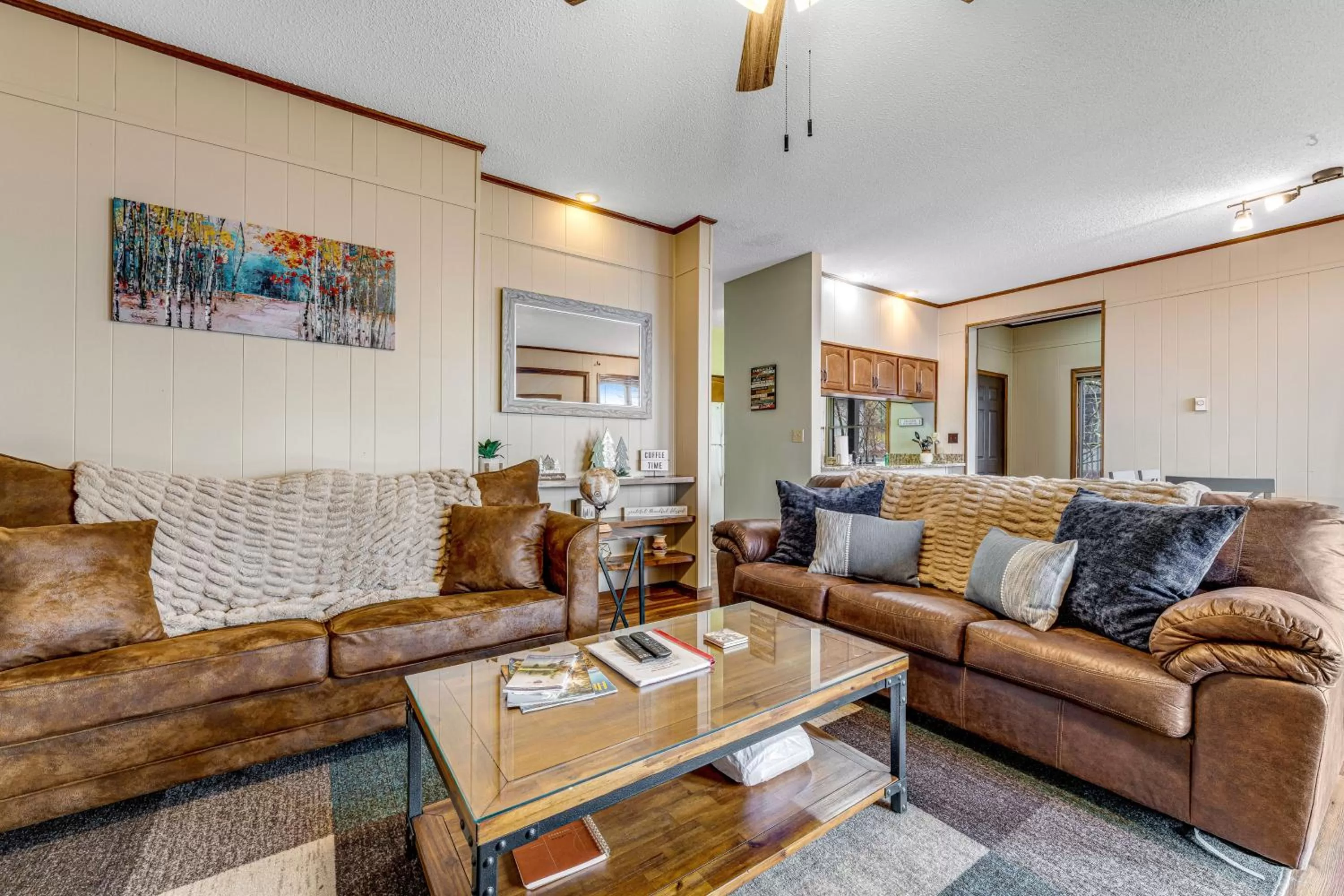 Seating Area in Skyleaf 703