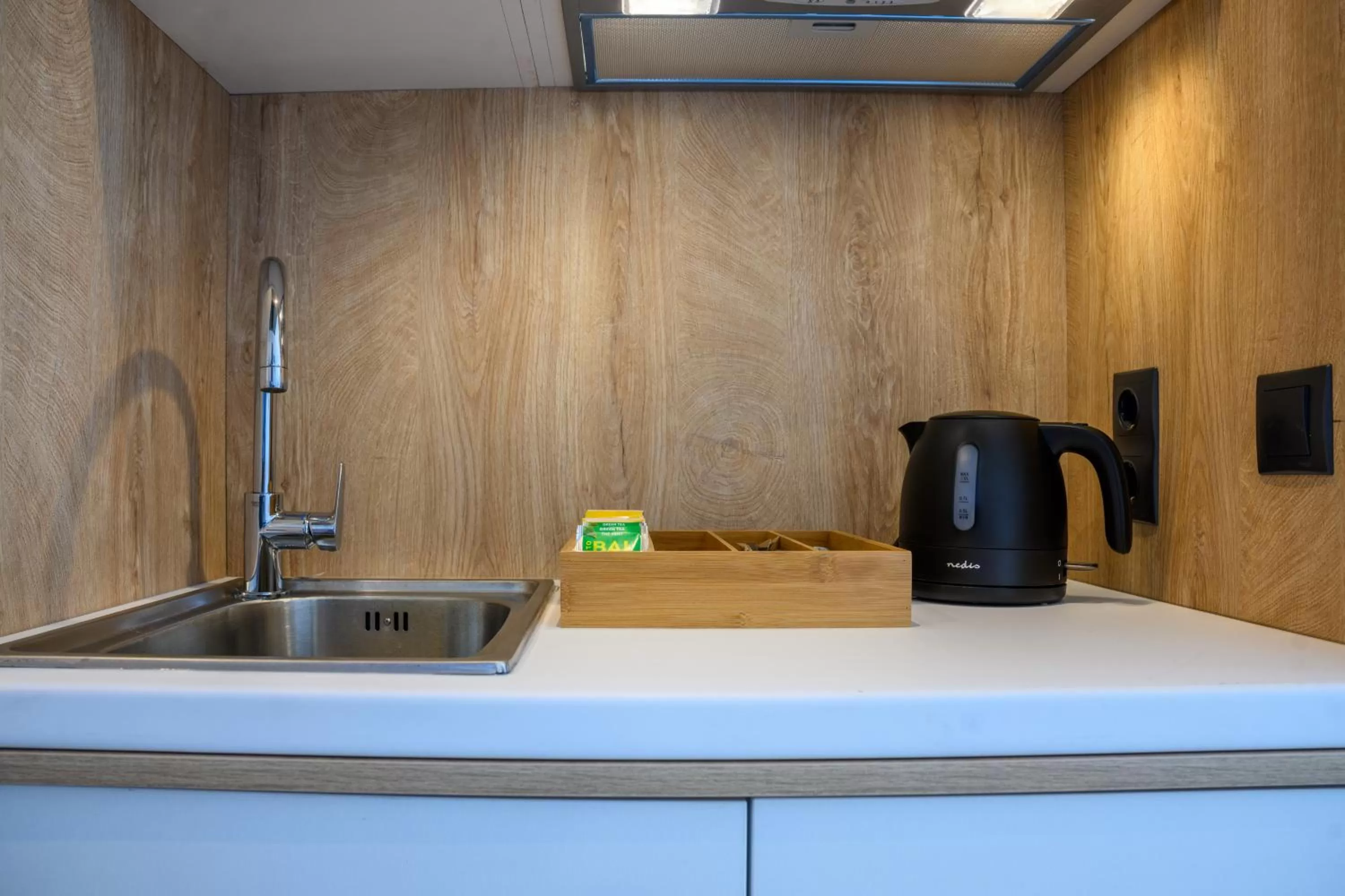 Coffee/tea facilities in CUBES ON THE BEACH Athens Airport