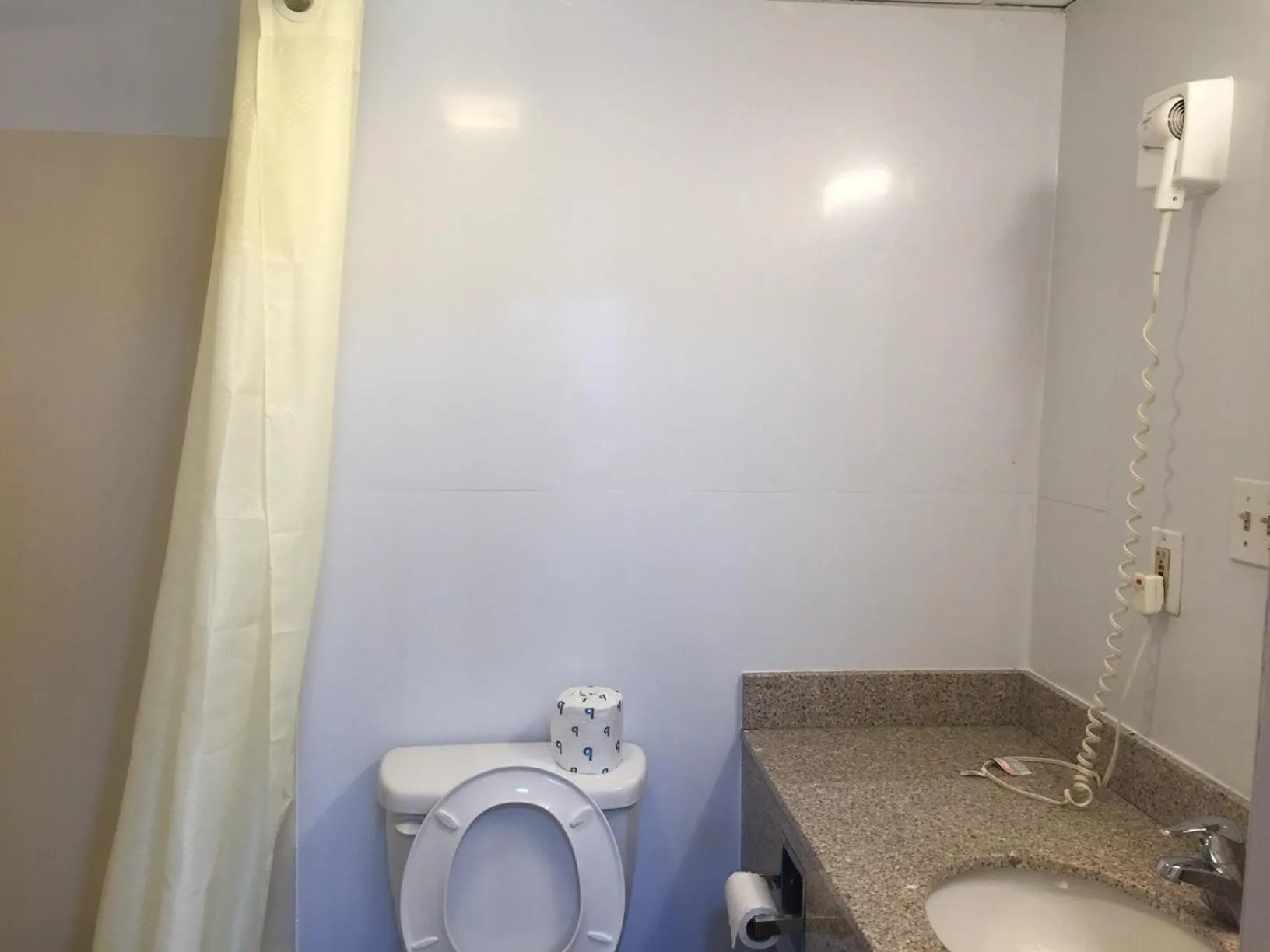 Bathroom in Econo Lodge Inn & Suites Lake Harmony - Pocono Mountains Area